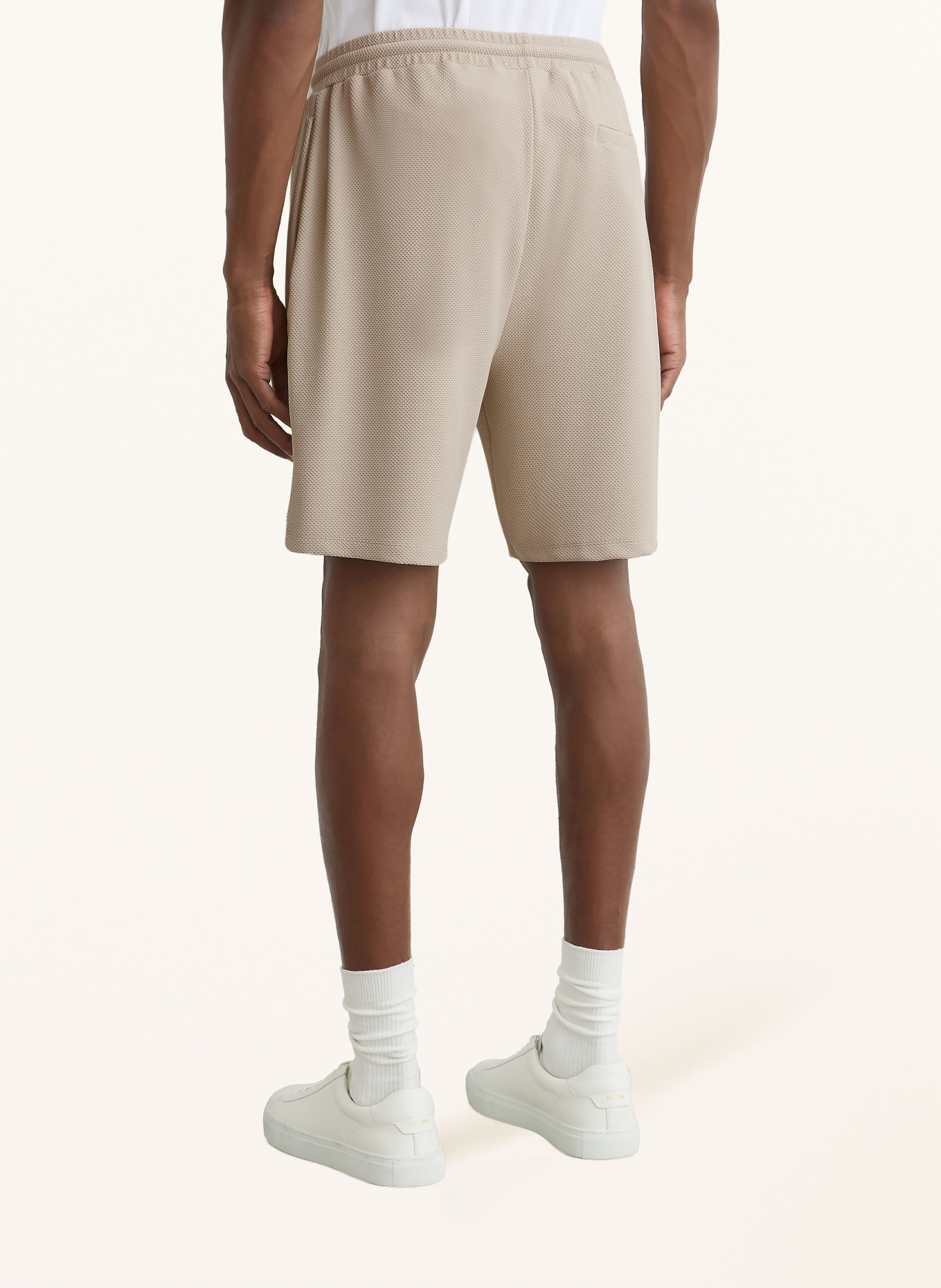 REISS Piqué shorts TAVOLLA: ECRU