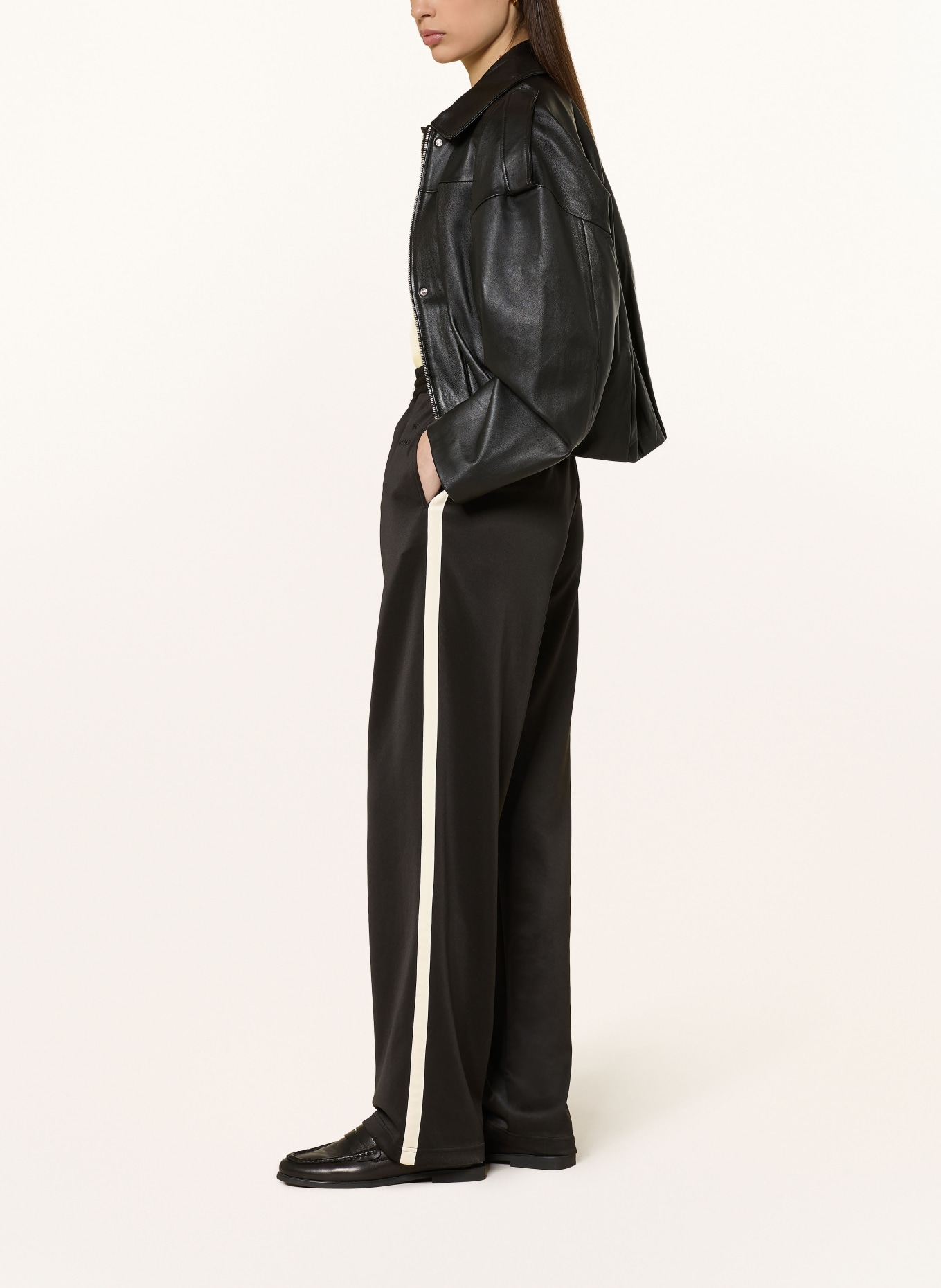 COPENHAGEN STUDIOS Trainingsbroek met galonstrepen: ZWART / ECRU