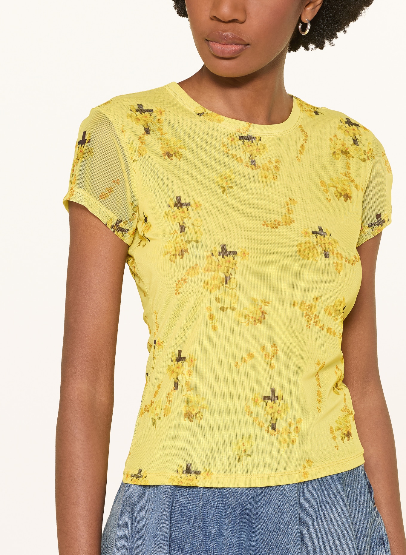 ALLSAINTS Tričko ELLIE z mesh materiálu: ŽLUTÁ / TMAVĚ HNĚDÁ / TMAVĚ ŽLUTÁ