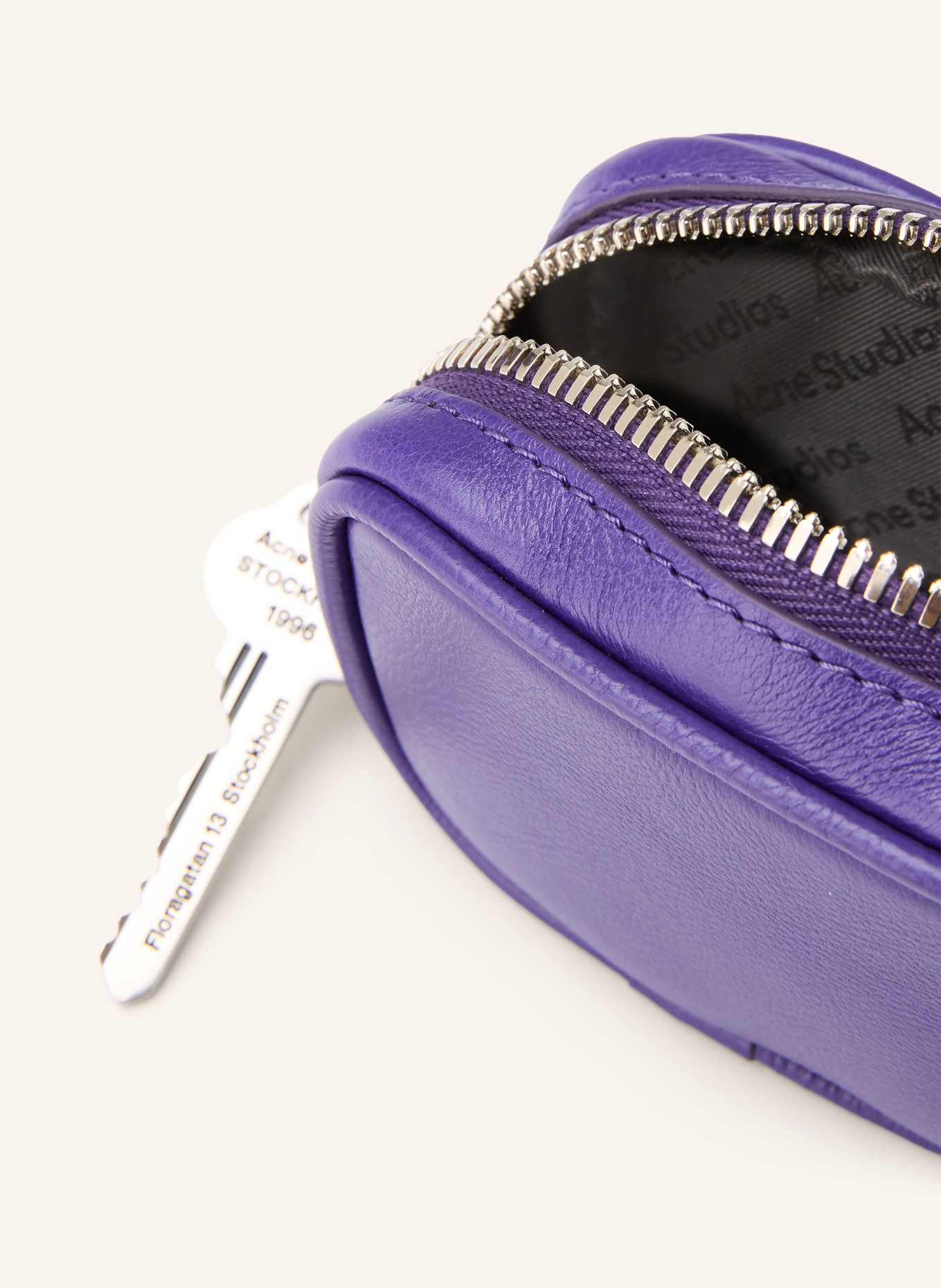 Acne Studios Microzakje: PAARS / ZILVER