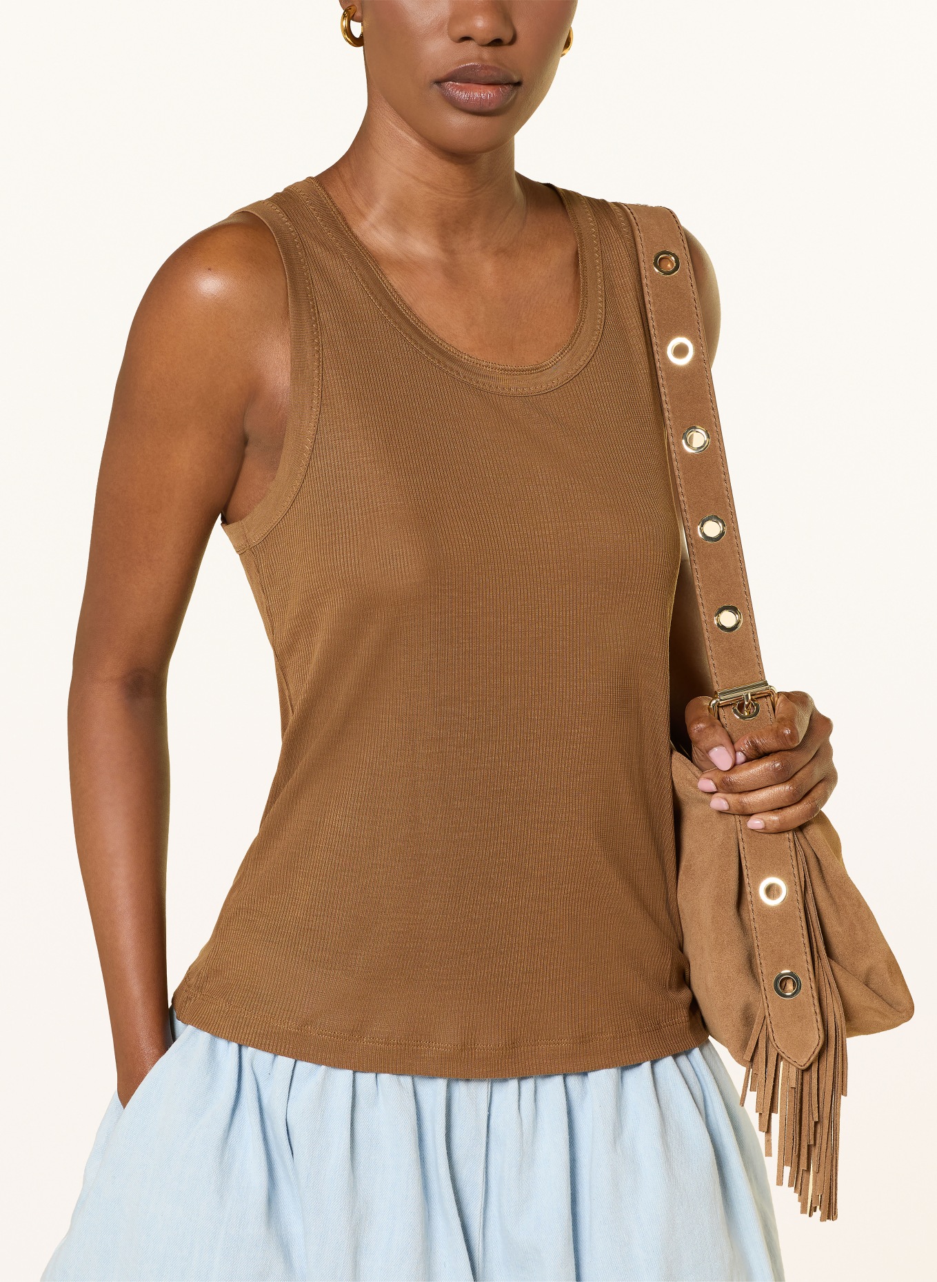 maje Najpopularniejsze: BRĄZOWY