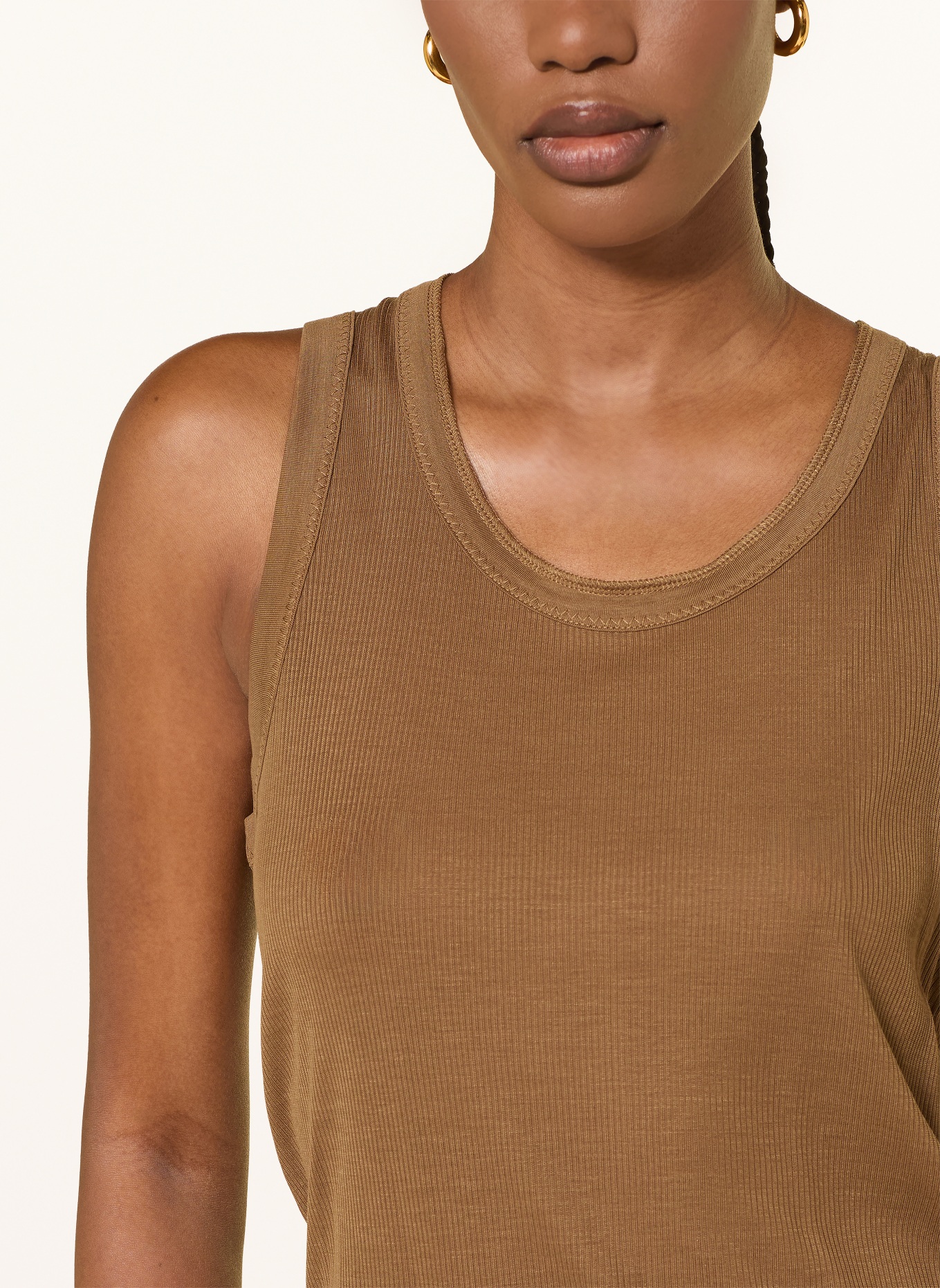 maje Najpopularniejsze: BRĄZOWY