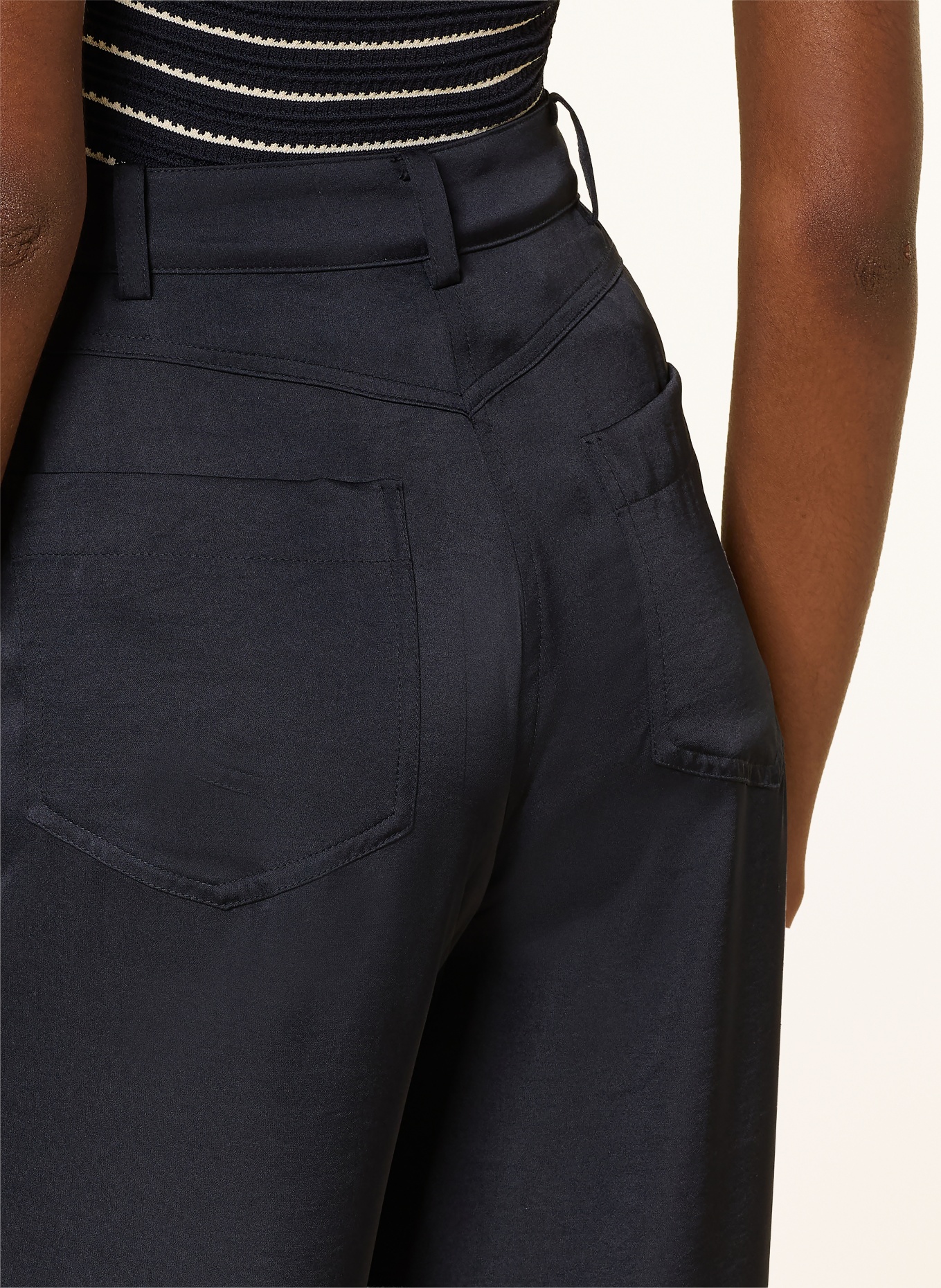 CLAUDIE PIERLOT Marlenehose aus Satin: DUNKELBLAU