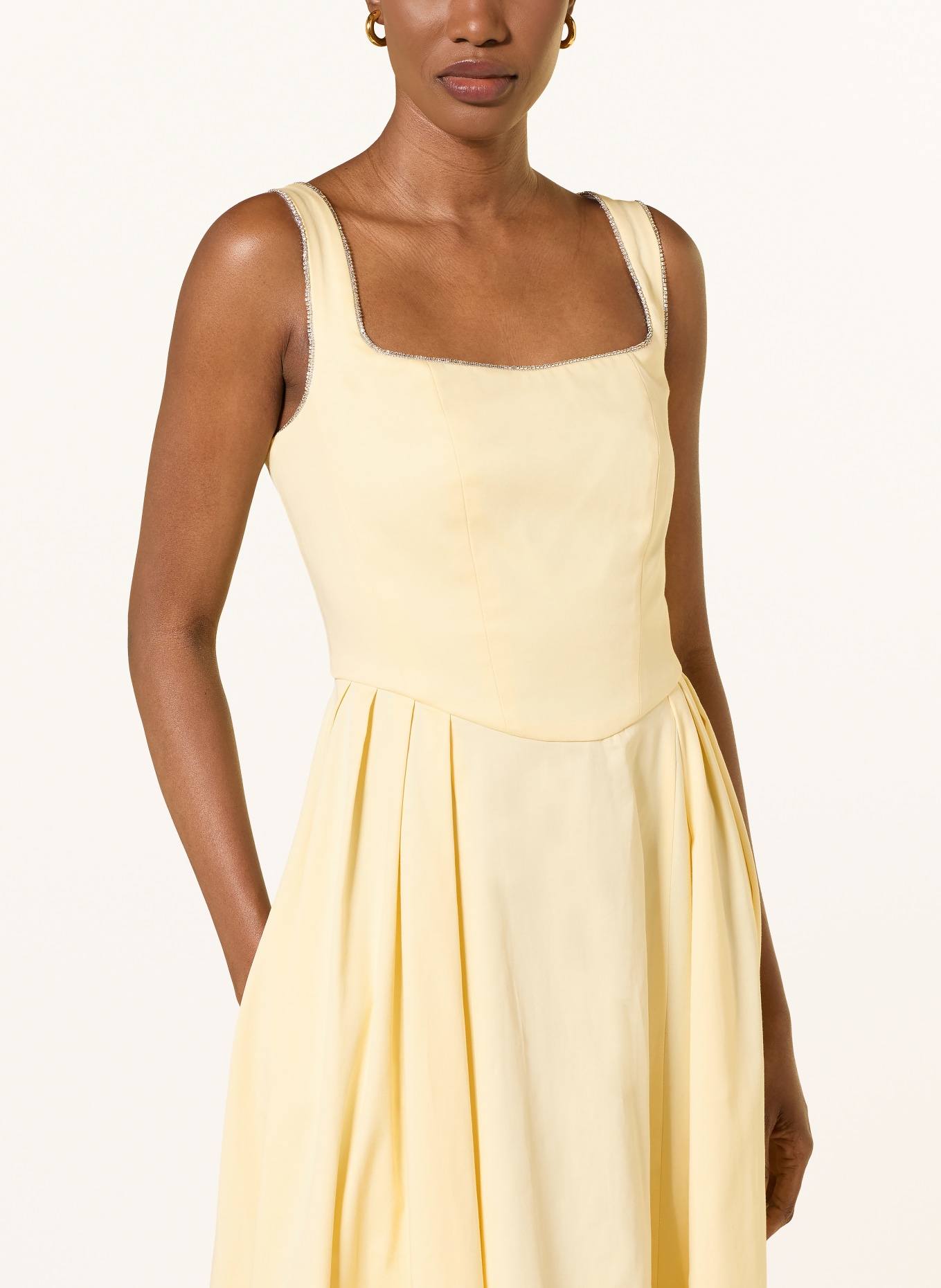 maje Kleid mit Schmucksteinen: HELLGELB
