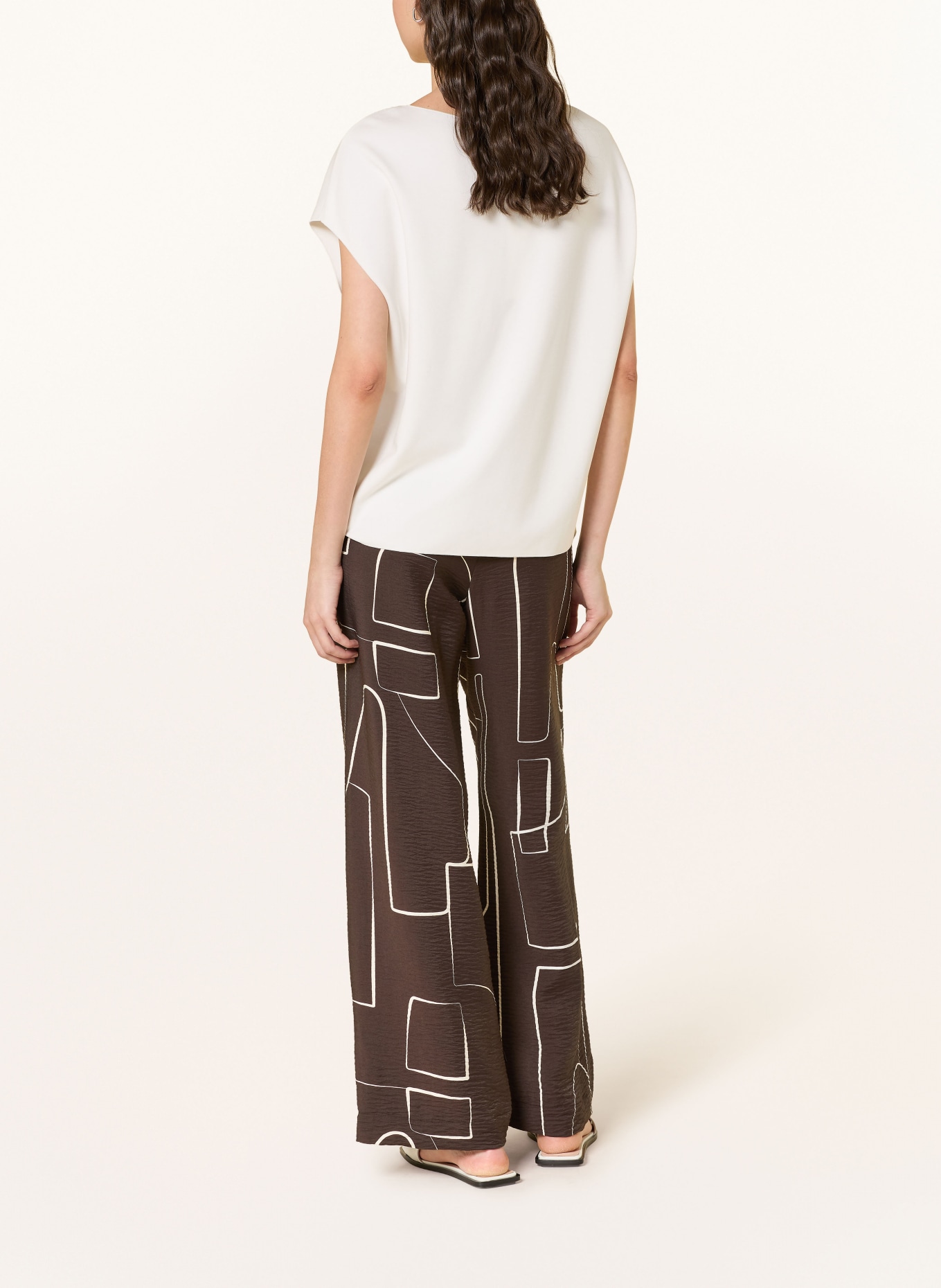 someday UVALERIE T-shirt: WHITE