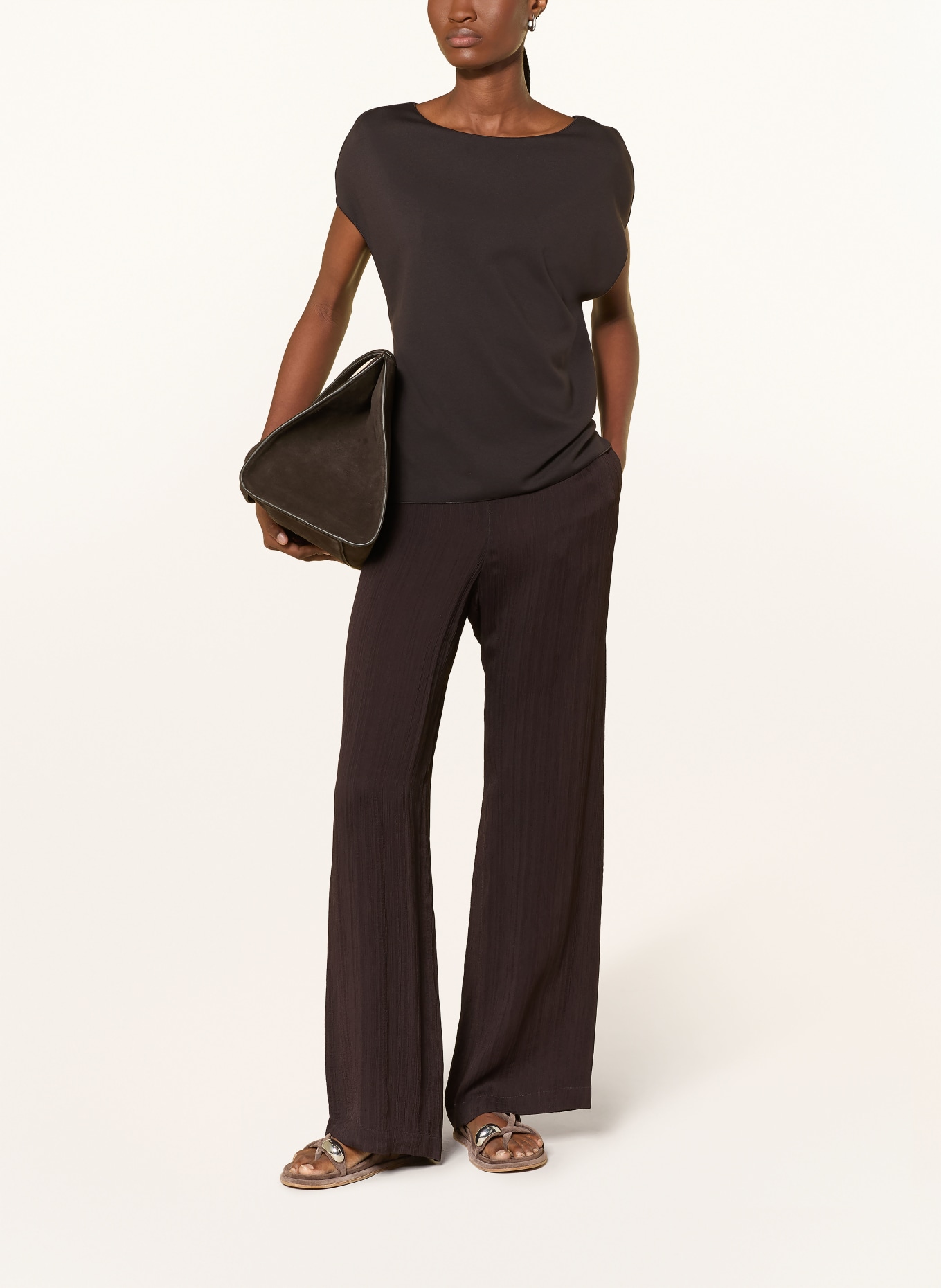 someday UVALERIE T-shirt: DARK BROWN