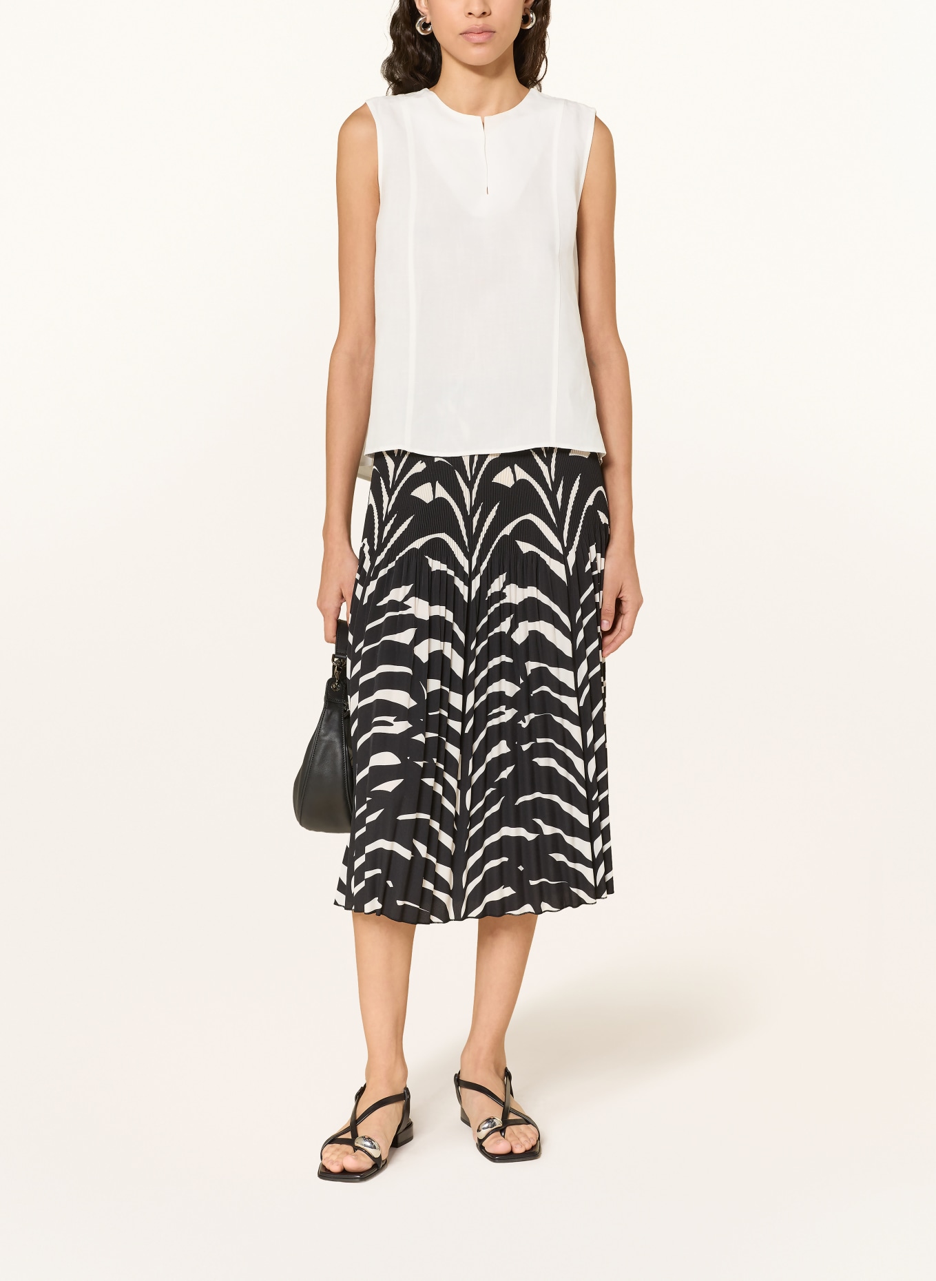 OPUS RIBANE Skirt with Pleats: BLACK / WHITE