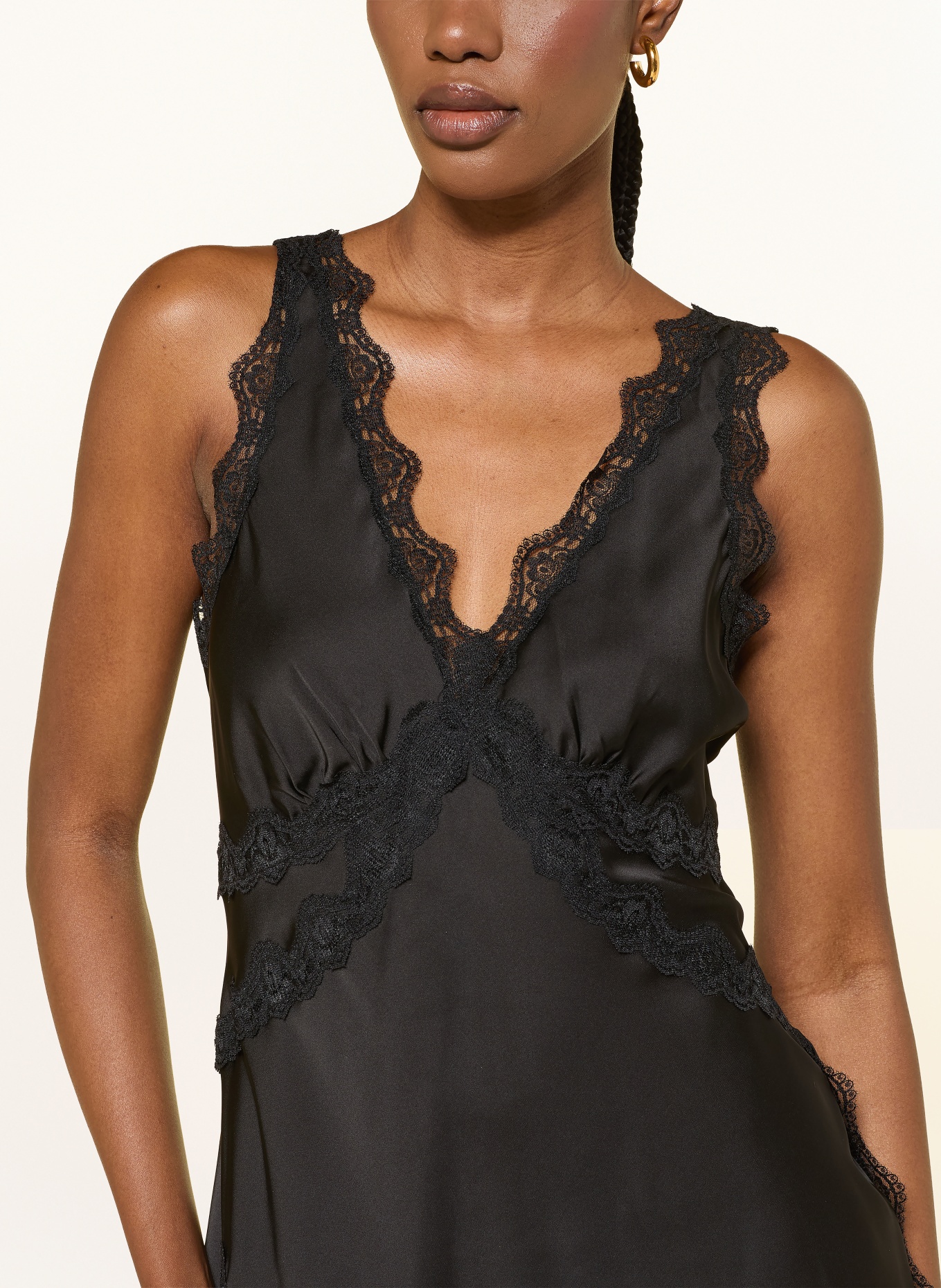 ALLSAINTS Satynowa sukienka ILKA z koronką: CZARNY