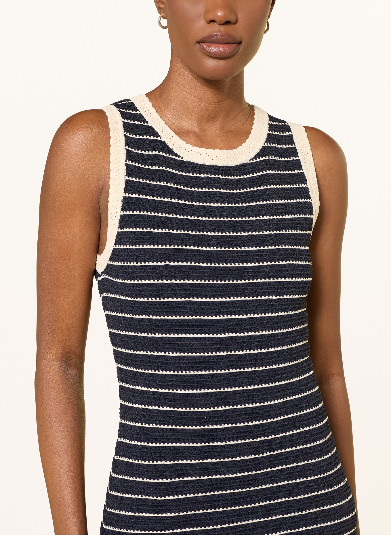 CLAUDIE PIERLOT Strickkleid: DUNKELBLAU / CREME