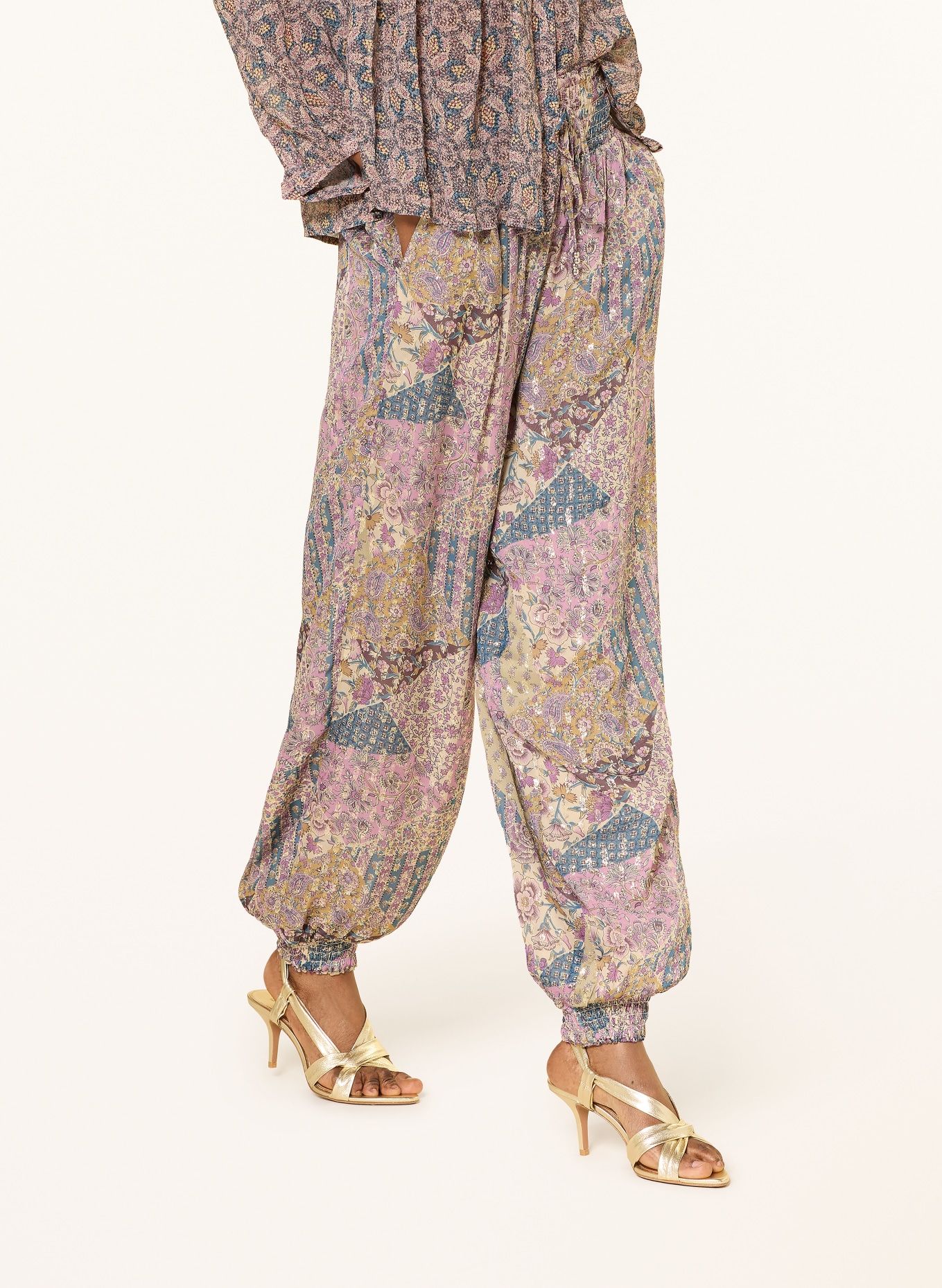 ba&sh Kalhoty PARSY s třpytivou přízí: FIALOVÁ / ZLATÁ / TMAVĚ MODRÁ