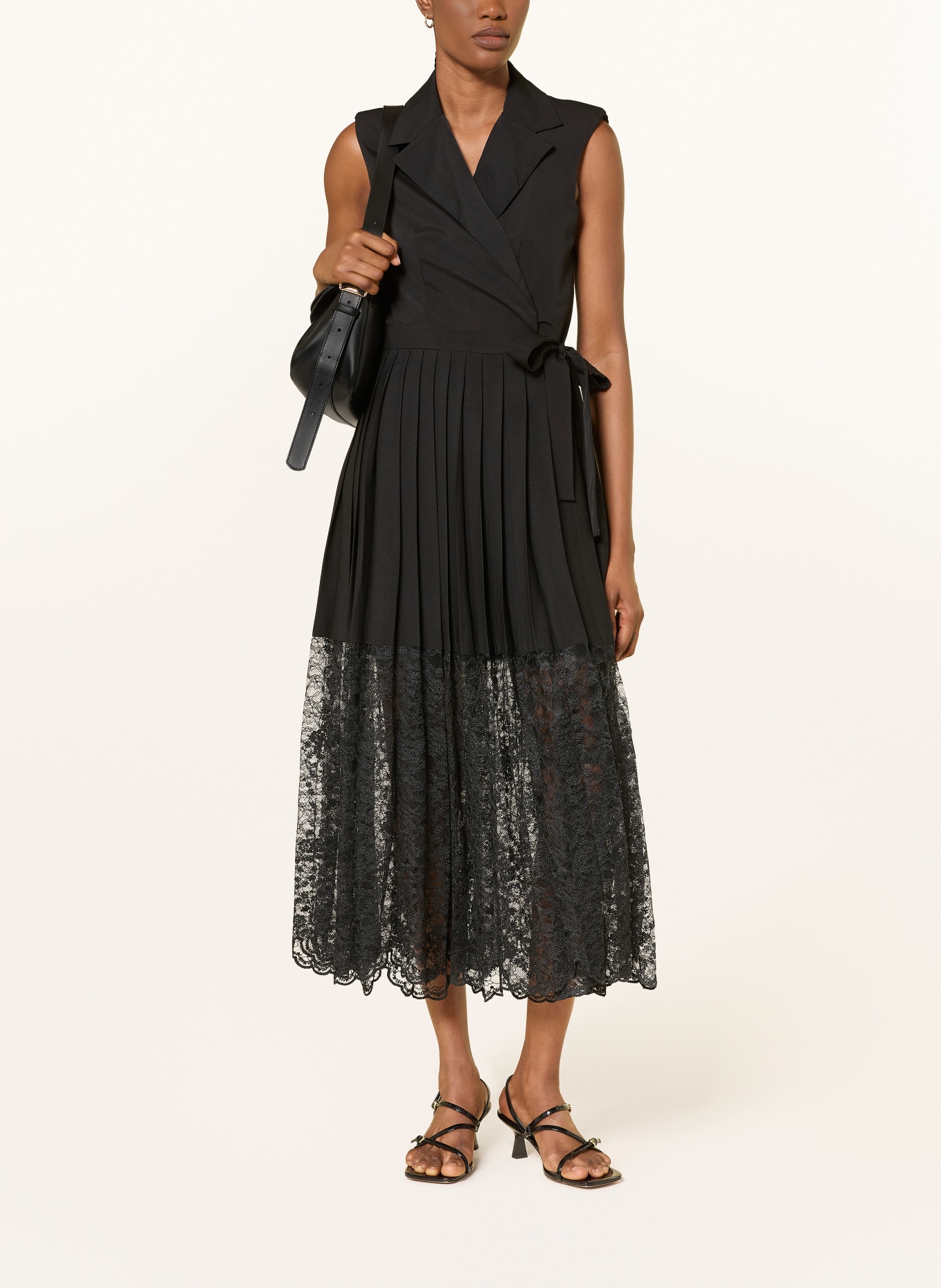 SANDRO Kleid mit Plissees und Spitze: SCHWARZ