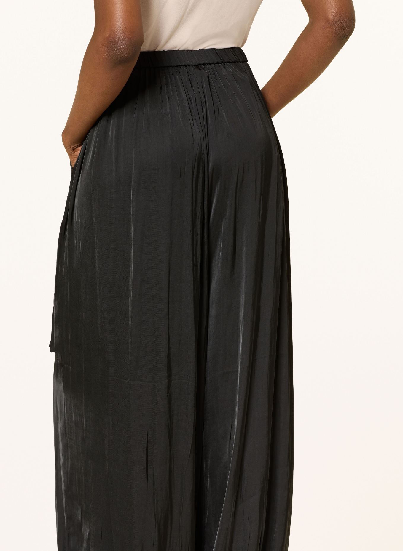 ALLSAINTS Satijnen broek ESHE: ZWART