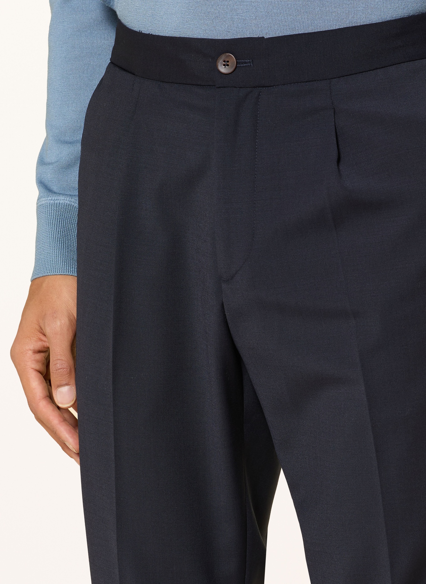 CHAS Chino coupe ajustée: BLEU FONCÉ