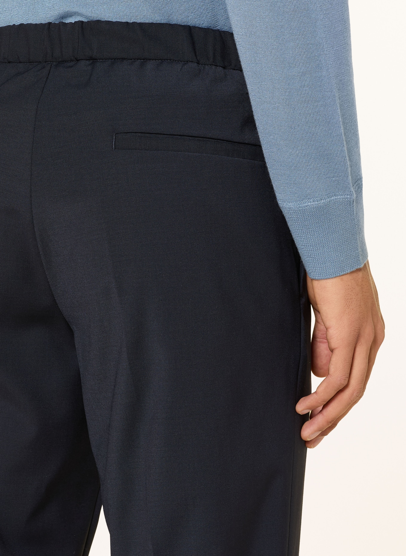 CHAS Chino coupe ajustée: BLEU FONCÉ