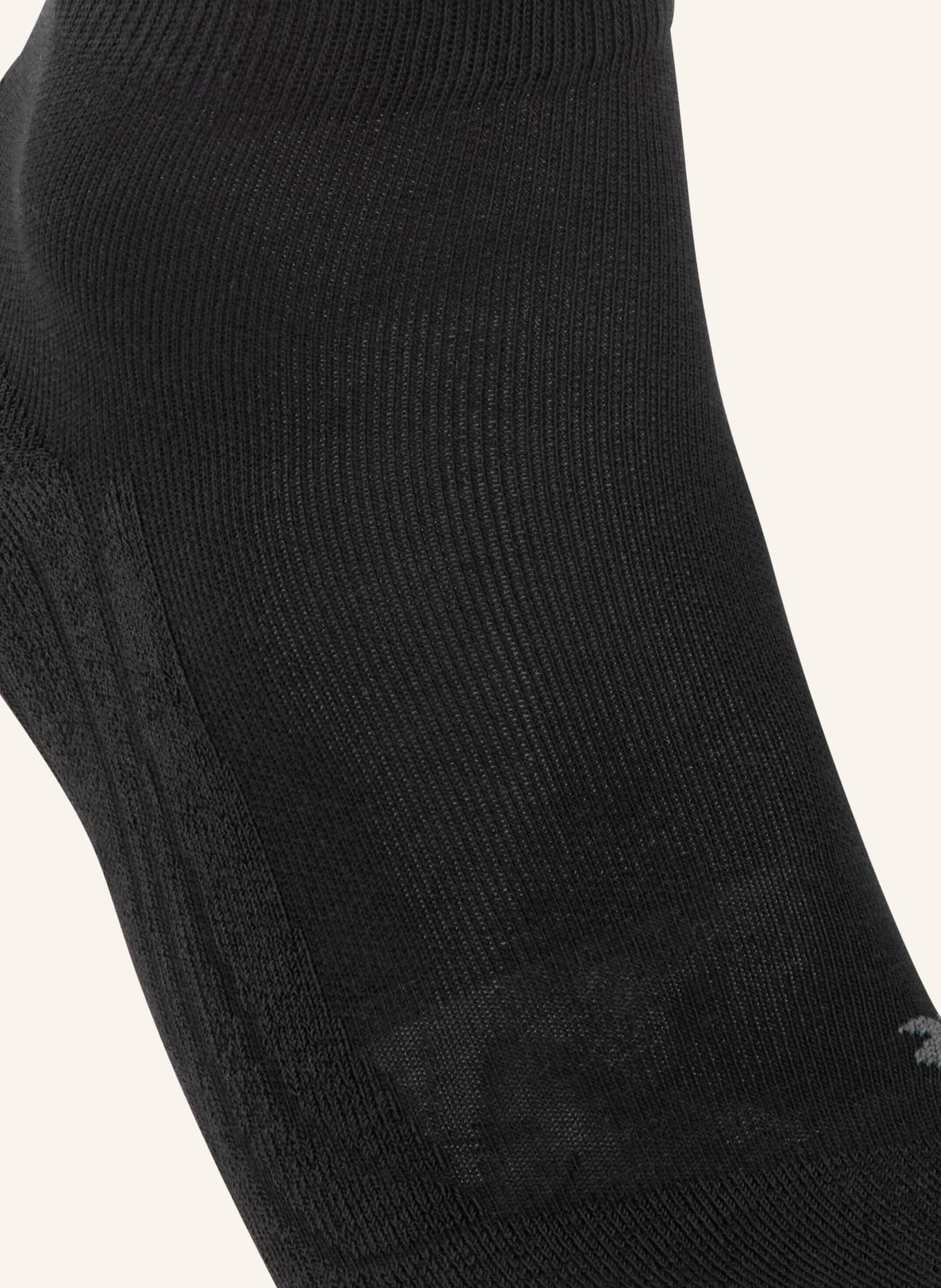 FALKE Chaussettes GO2 SHORT: 3000 BLACK