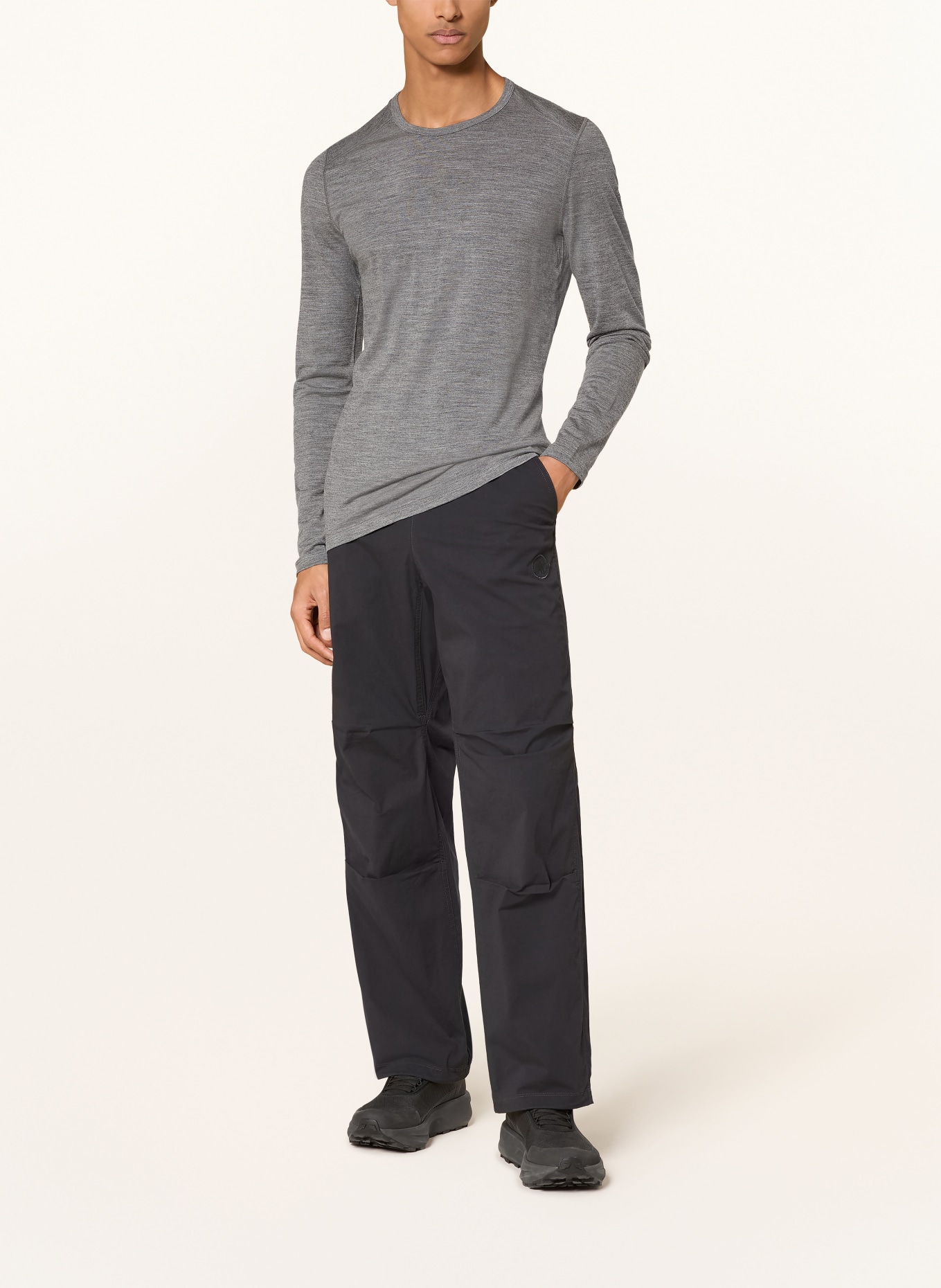 icebreaker 200 OASIS functional underwear shirt made from merino wool: DARK GRAY