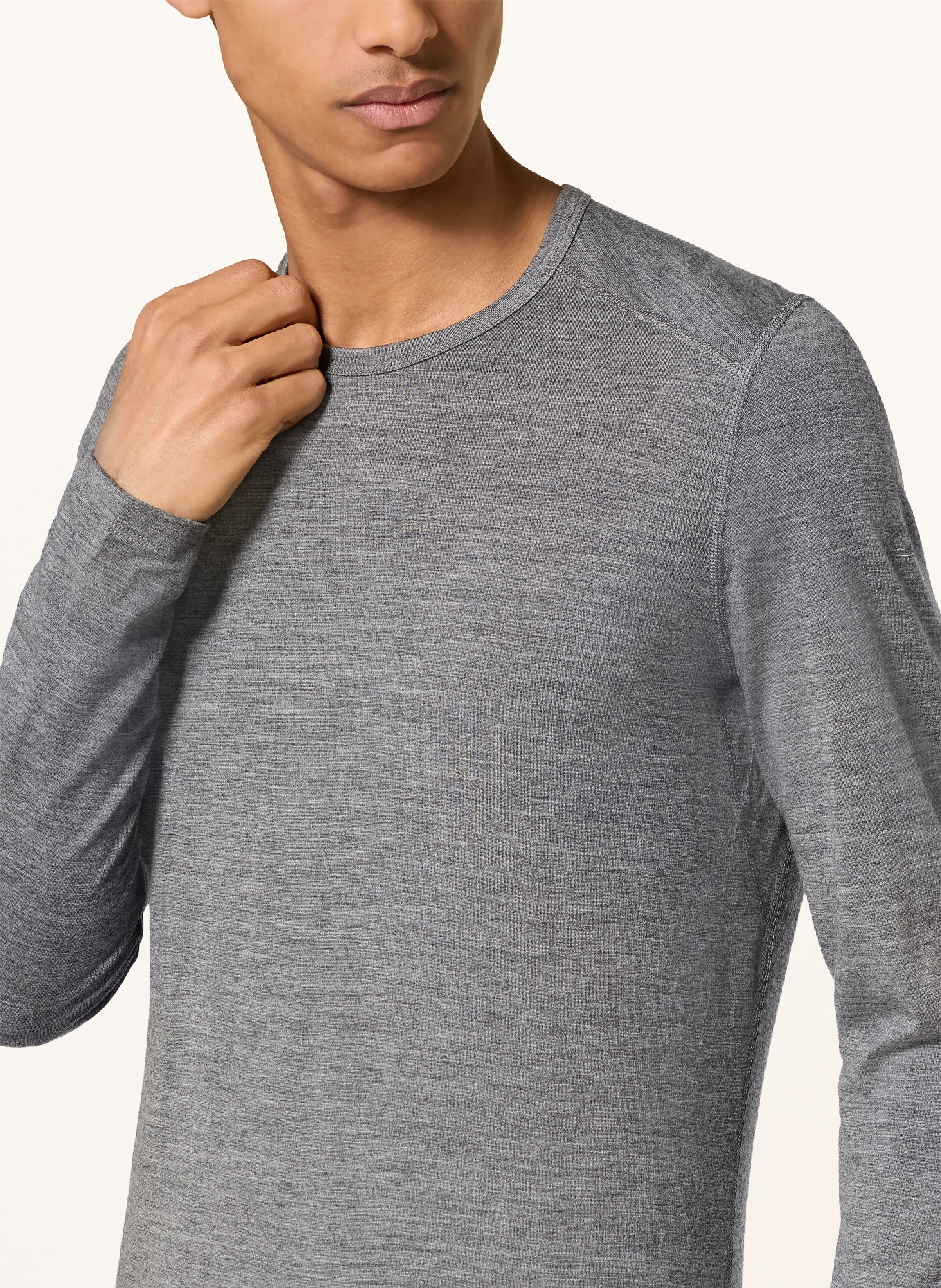 icebreaker 200 OASIS functional underwear shirt made from merino wool: DARK GRAY