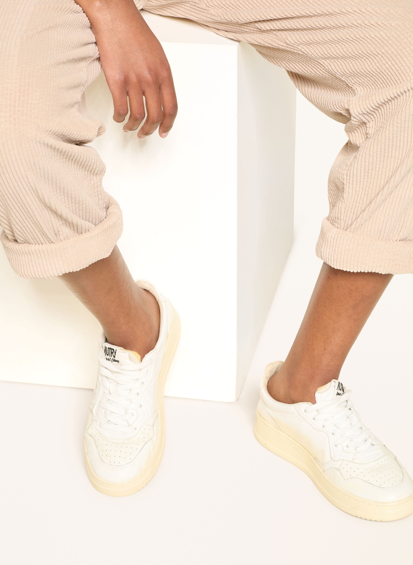 American Vintage Spodnie sztruksowe PADOW: KREMOWY