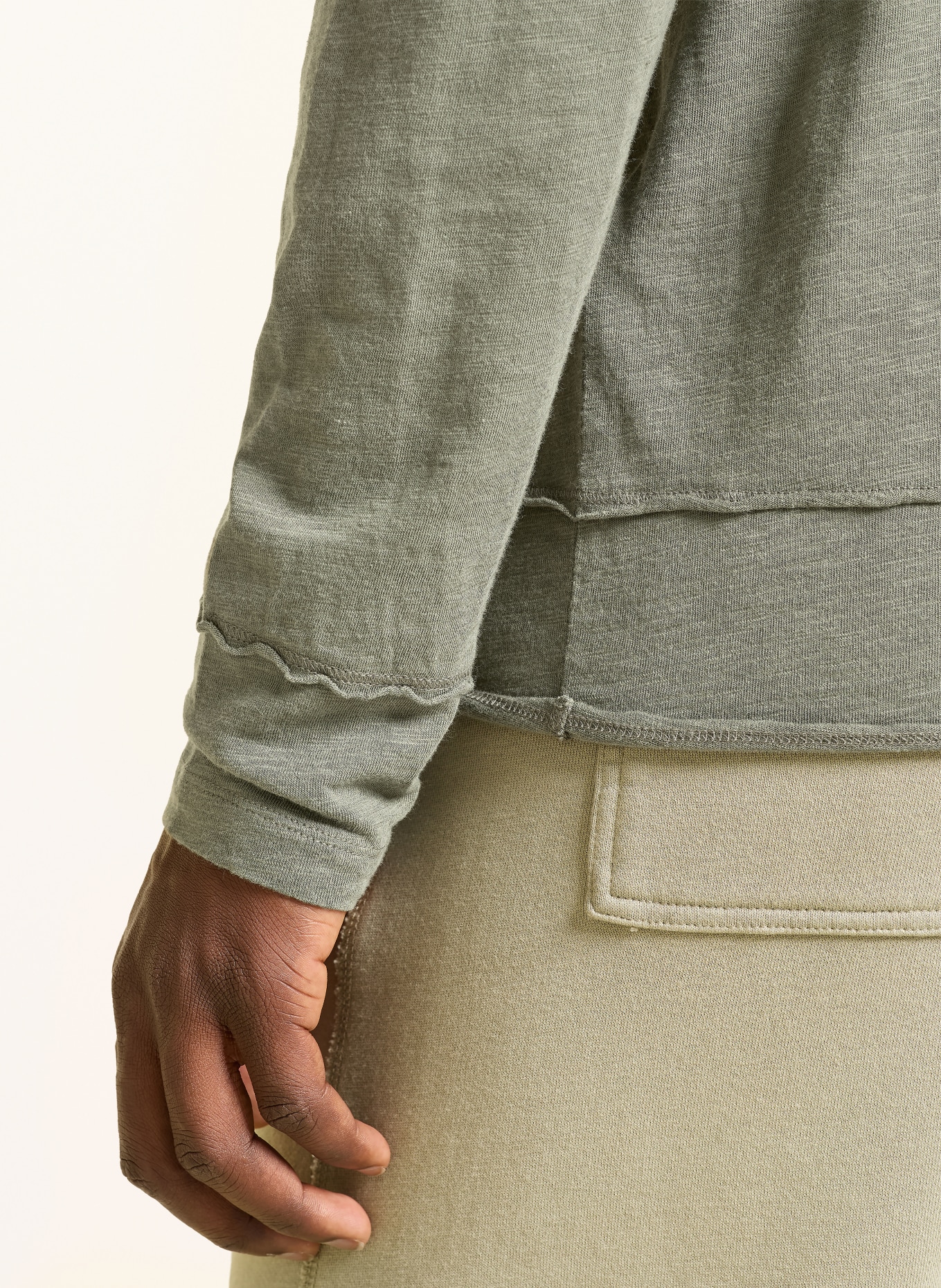 Juvia Longsleeve: KHAKI