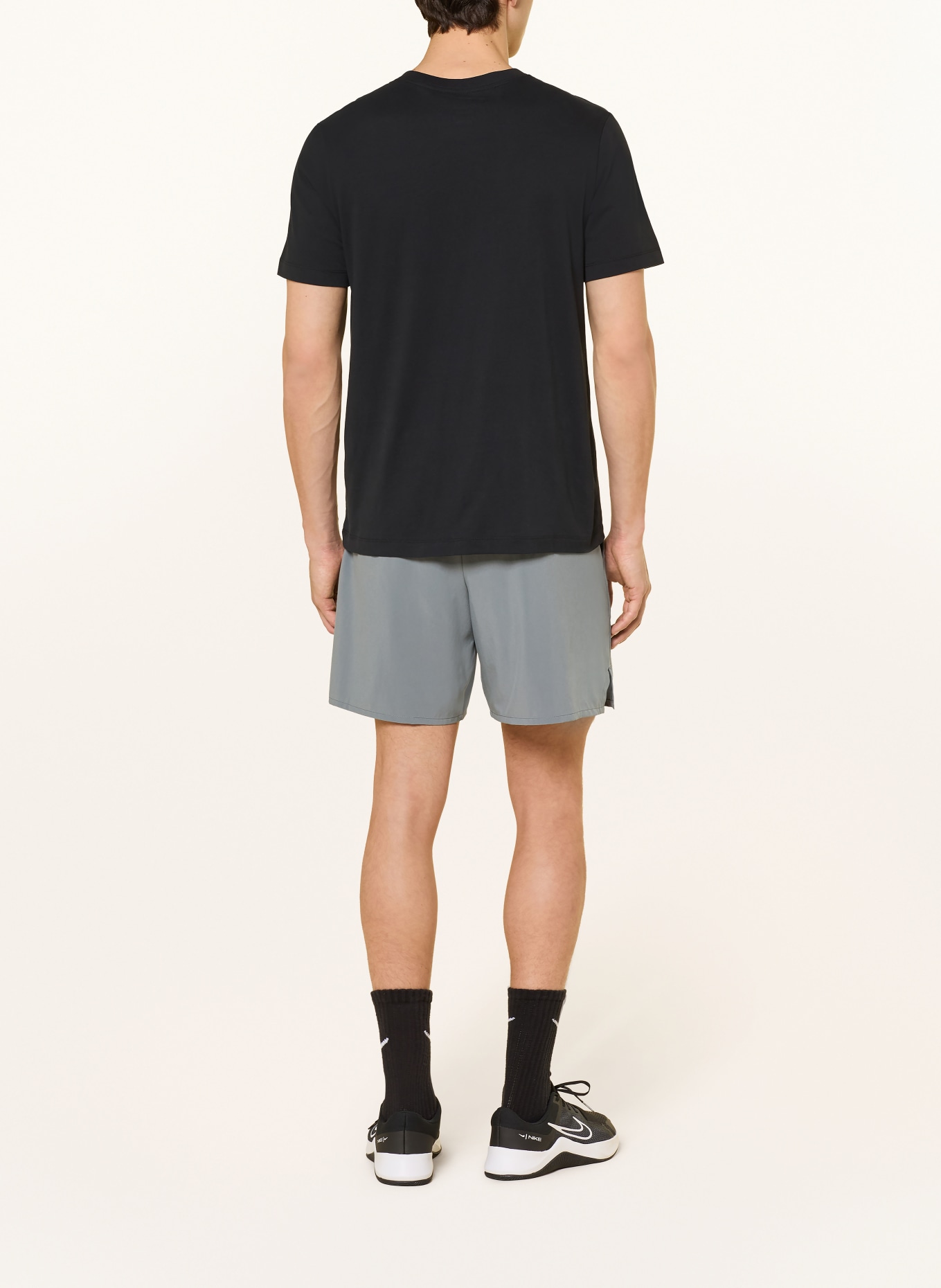 Nike Short d'entraînement DRI-FIT UNLIMITED: GRIS