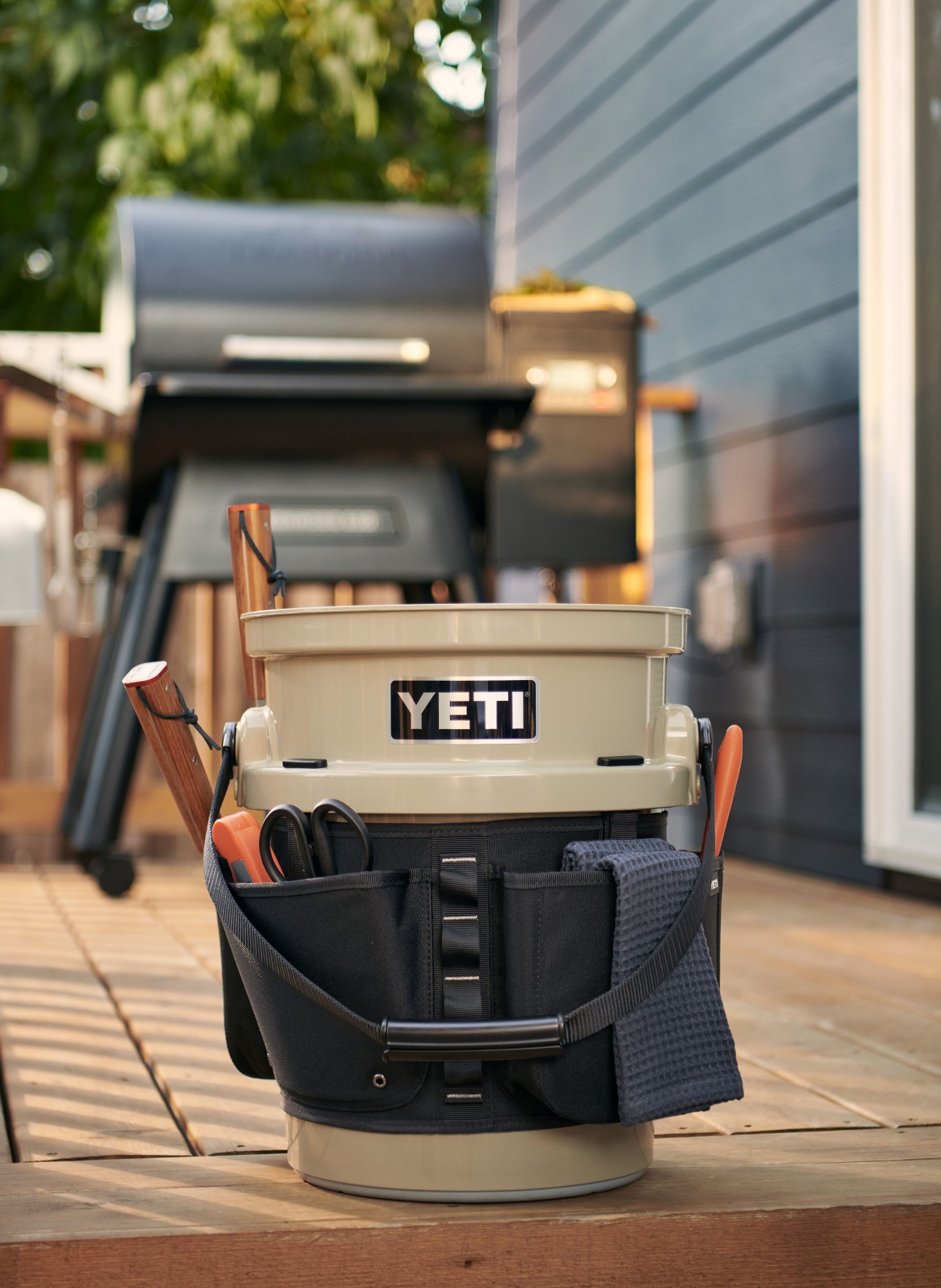 YETI LOADOUT® BUCKET UTILITY Belt Pouch: BLACK