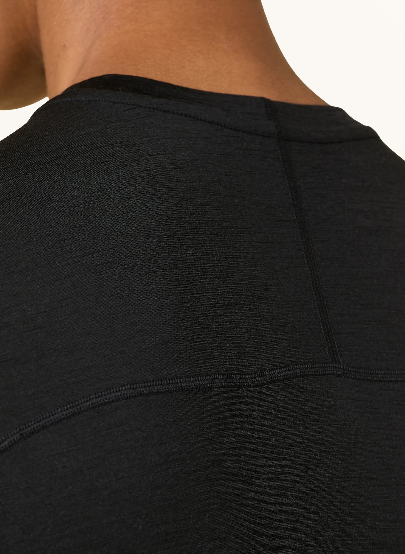 icebreaker T-Shirt MERINOFINE™ ACE aus Merinowolle: SCHWARZ