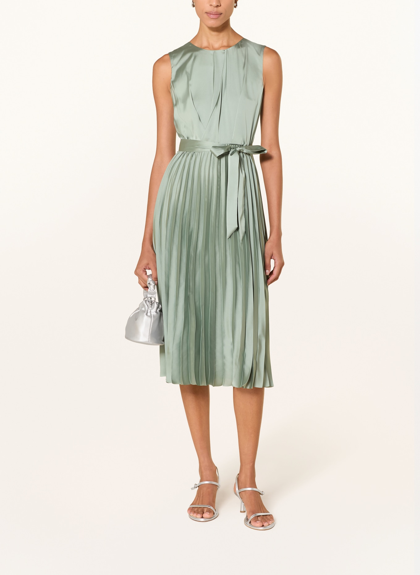 BETTY&CO Kleid: GRÜN