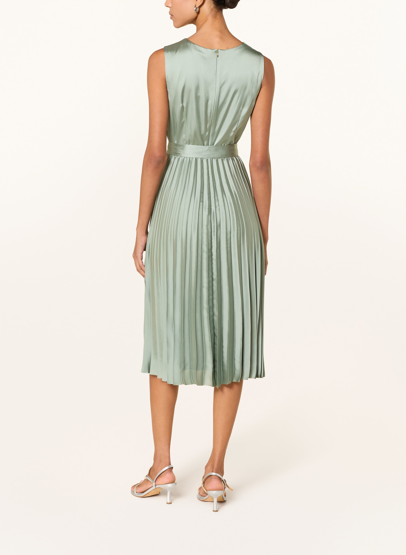 BETTY&CO Kleid: GRÜN