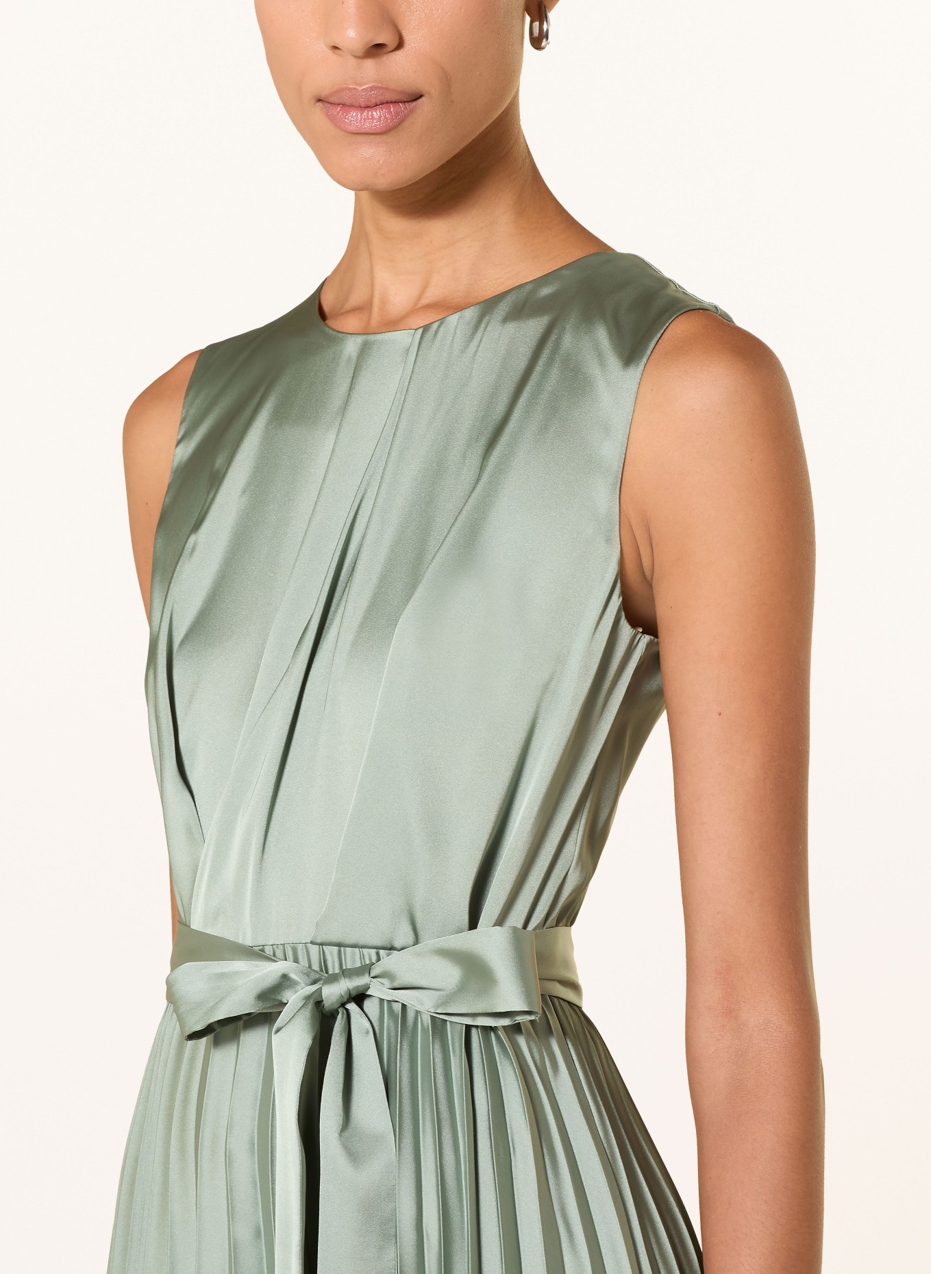 BETTY&CO Kleid: GRÜN