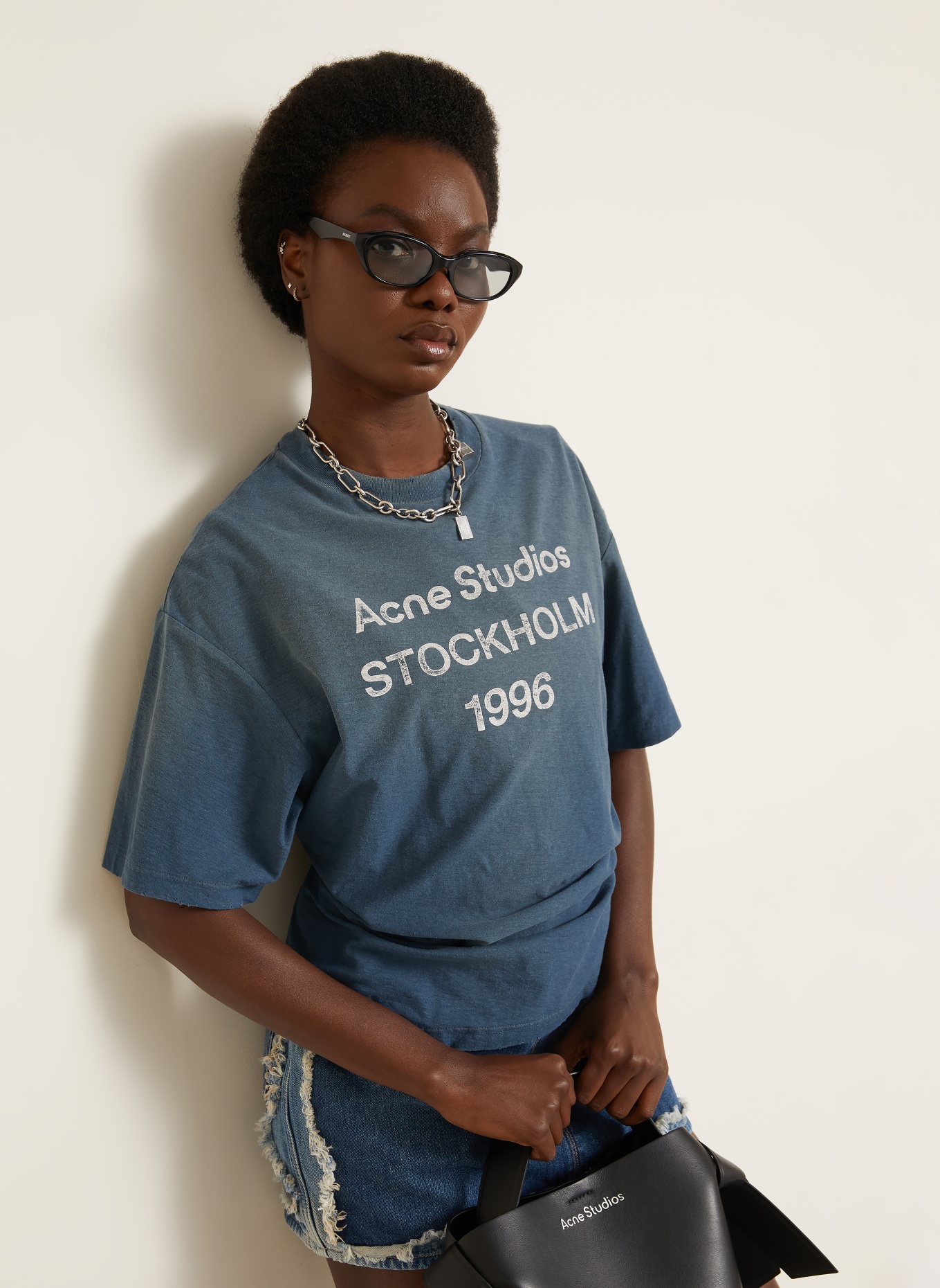 Acne Studios T-Shirt: DUNKELBLAU / WEISS