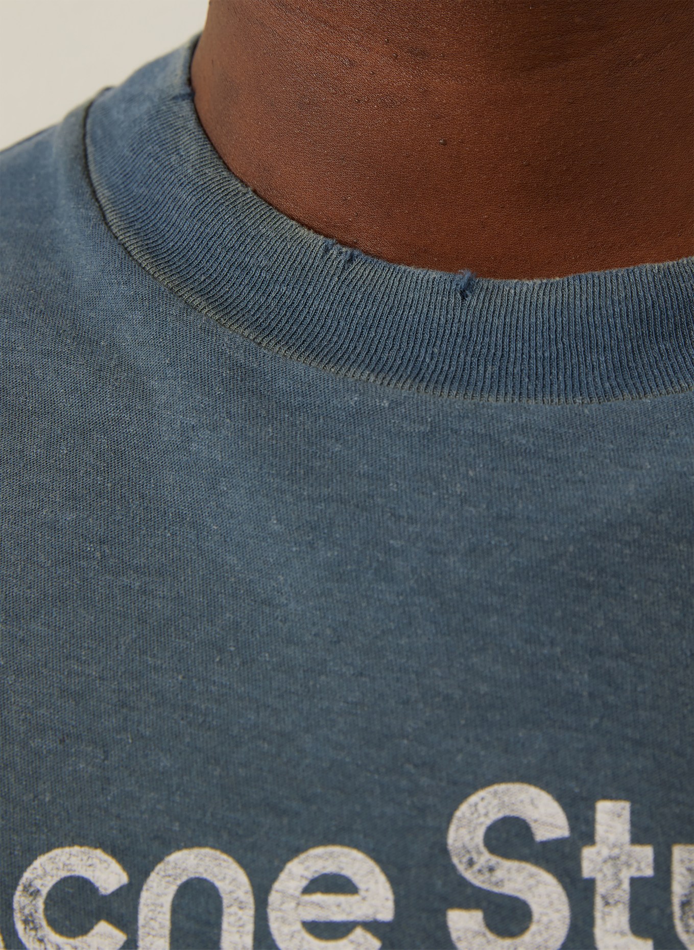 Acne Studios T-Shirt: DUNKELBLAU / WEISS