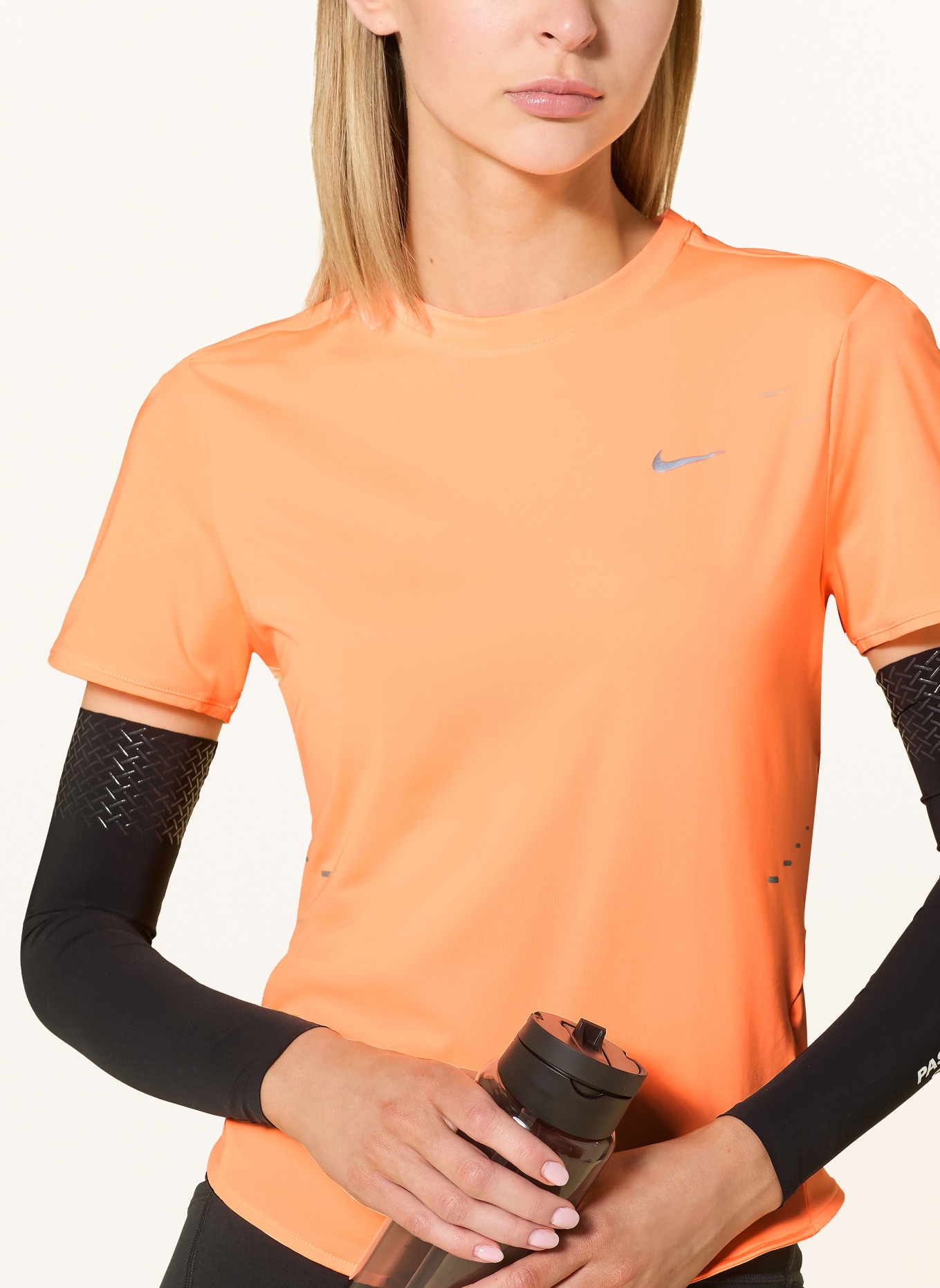 Nike Laufshirt SWIFT: NEONORANGE
