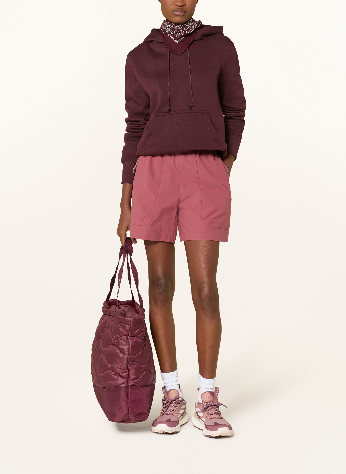 Peak Performance Trekkingshorts OUTDOOR CARGO: HELLROT