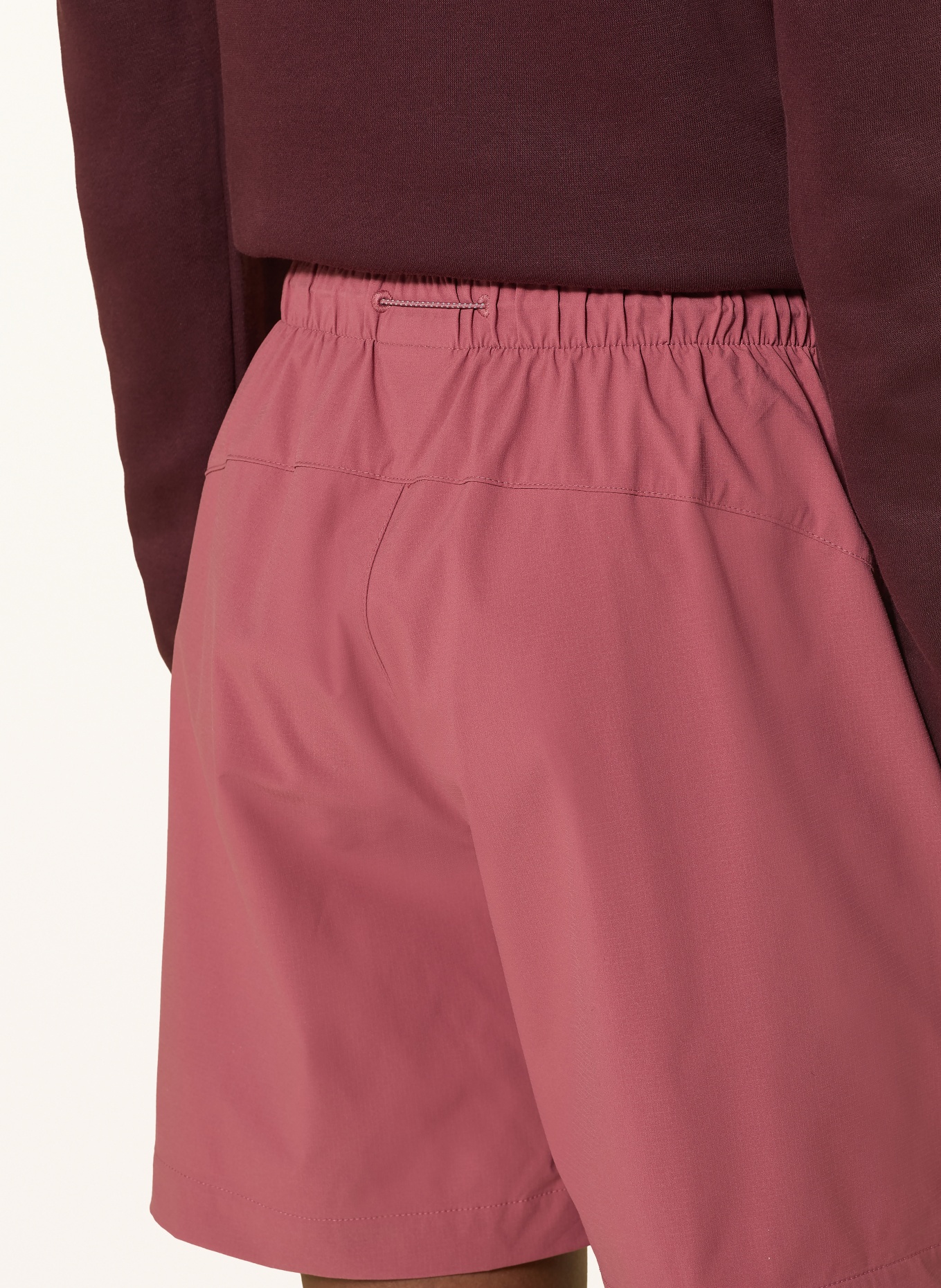 Peak Performance Trekkingshorts OUTDOOR CARGO: HELLROT