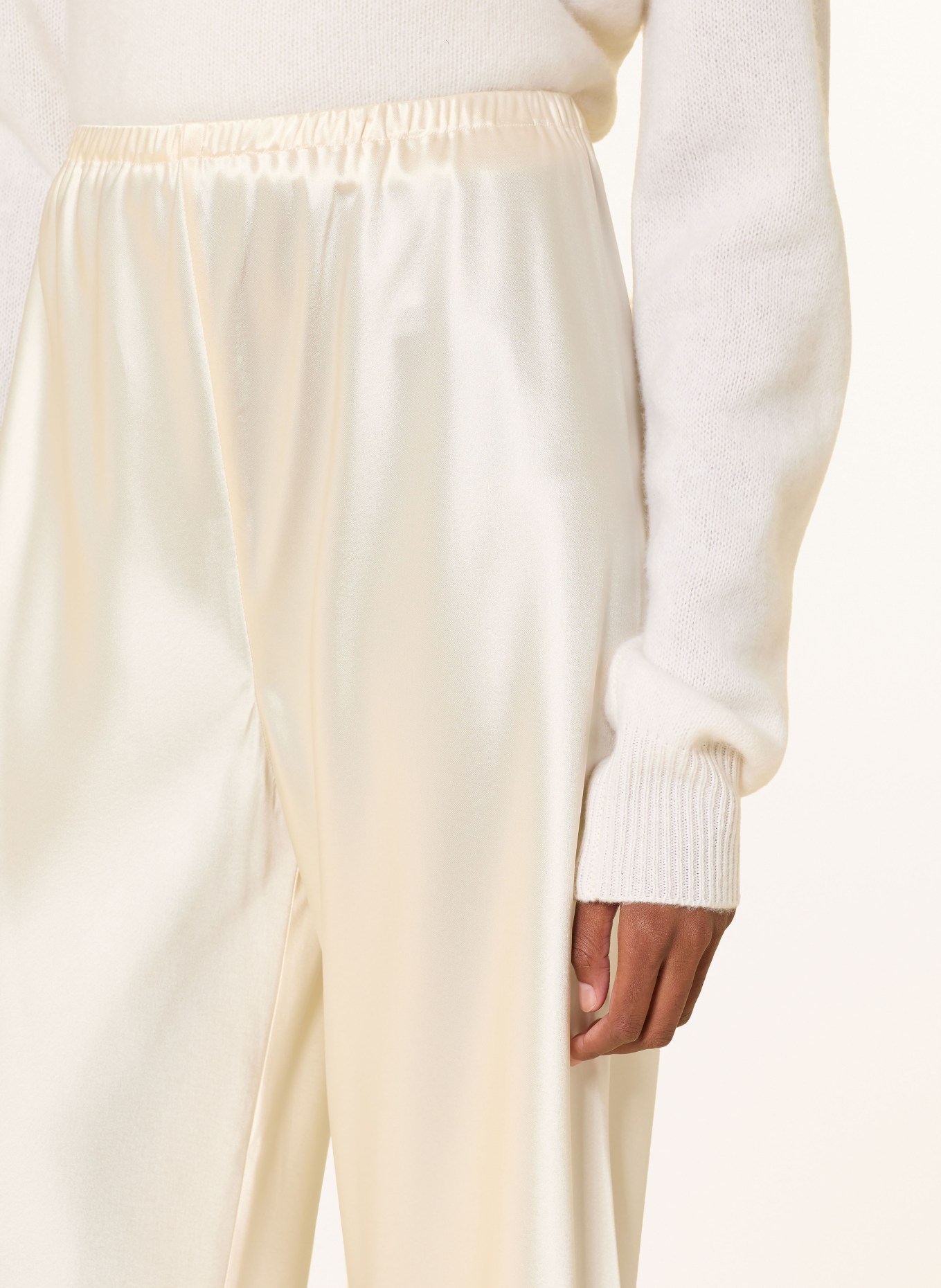 ALMADA LABEL Saténové kalhoty BIAS: KRÉMOVÁ