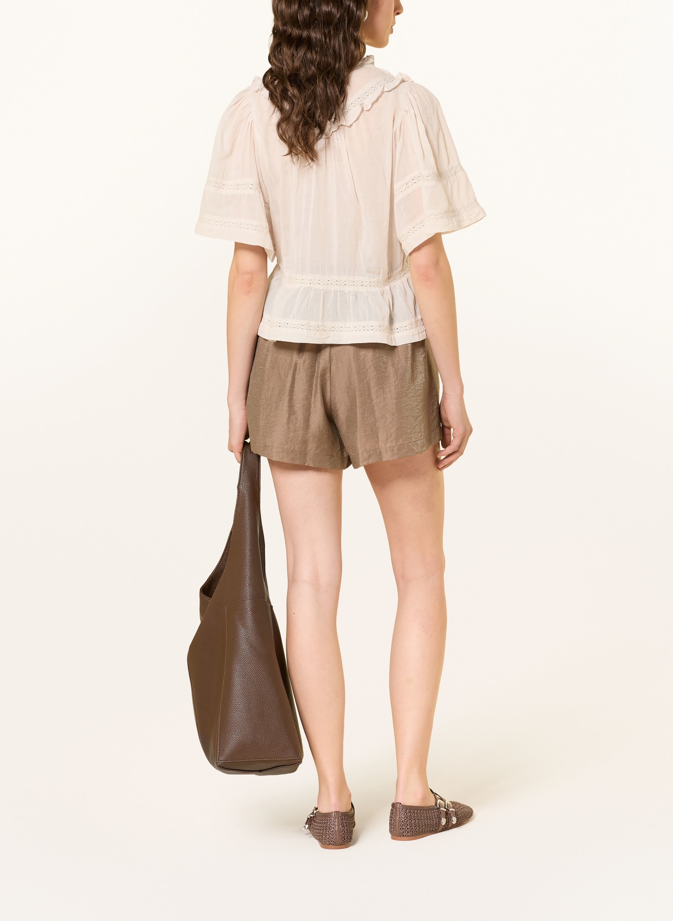 NEO NOIR Blusenshirt EVIENNE mit Rüschen: BEIGE