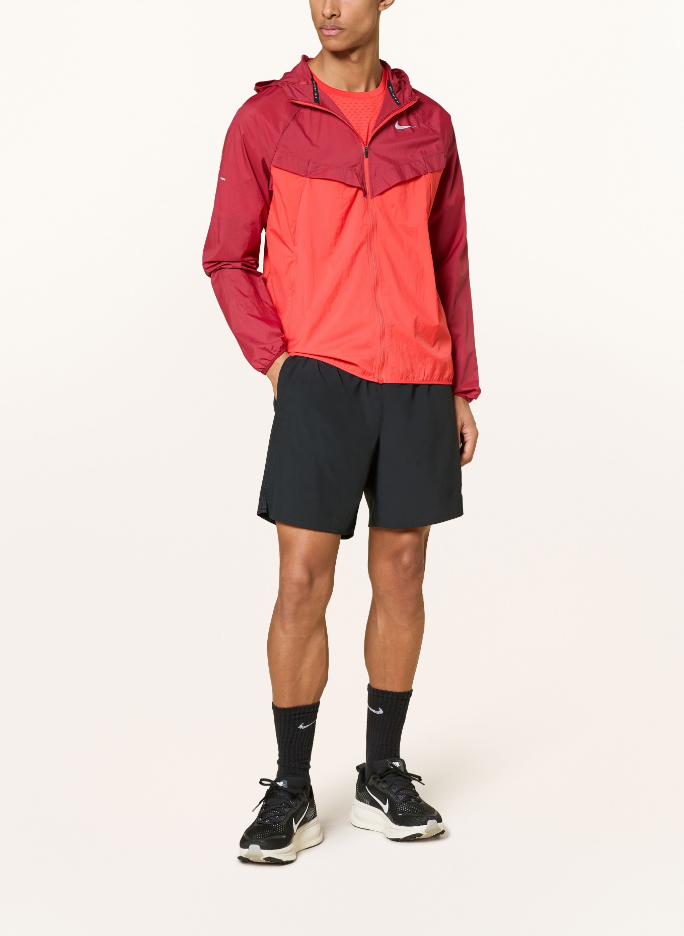 Nike Běžecká bunda STRIDE: ČERVENÁ / ŠEDÁ / TMAVĚ ČERVENÁ