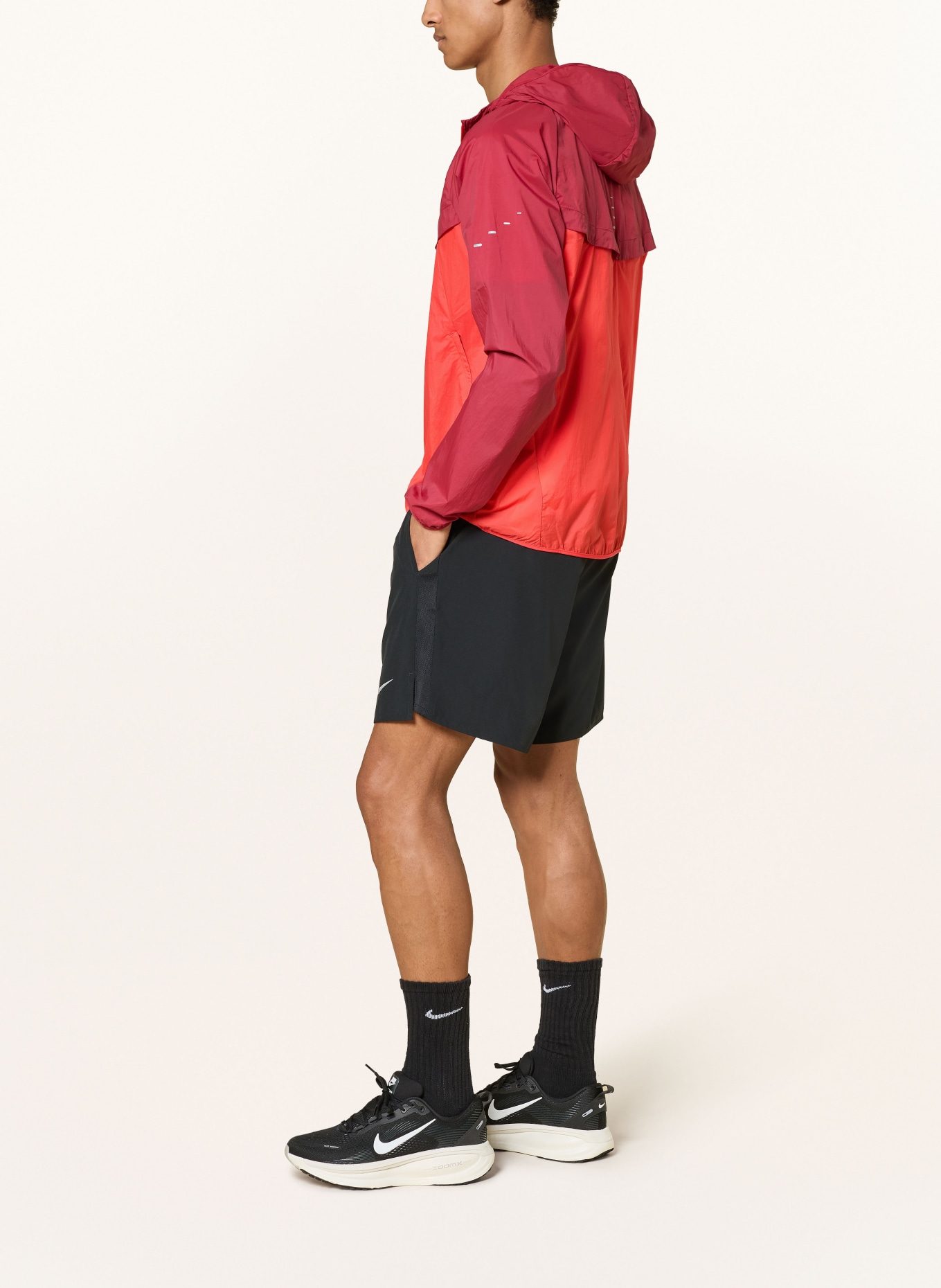 Nike Běžecká bunda STRIDE: ČERVENÁ / ŠEDÁ / TMAVĚ ČERVENÁ