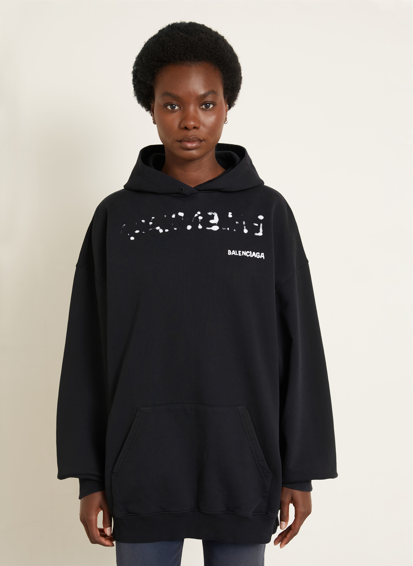 BALENCIAGA Bluza z kapturem: CZARNY / BIAŁY