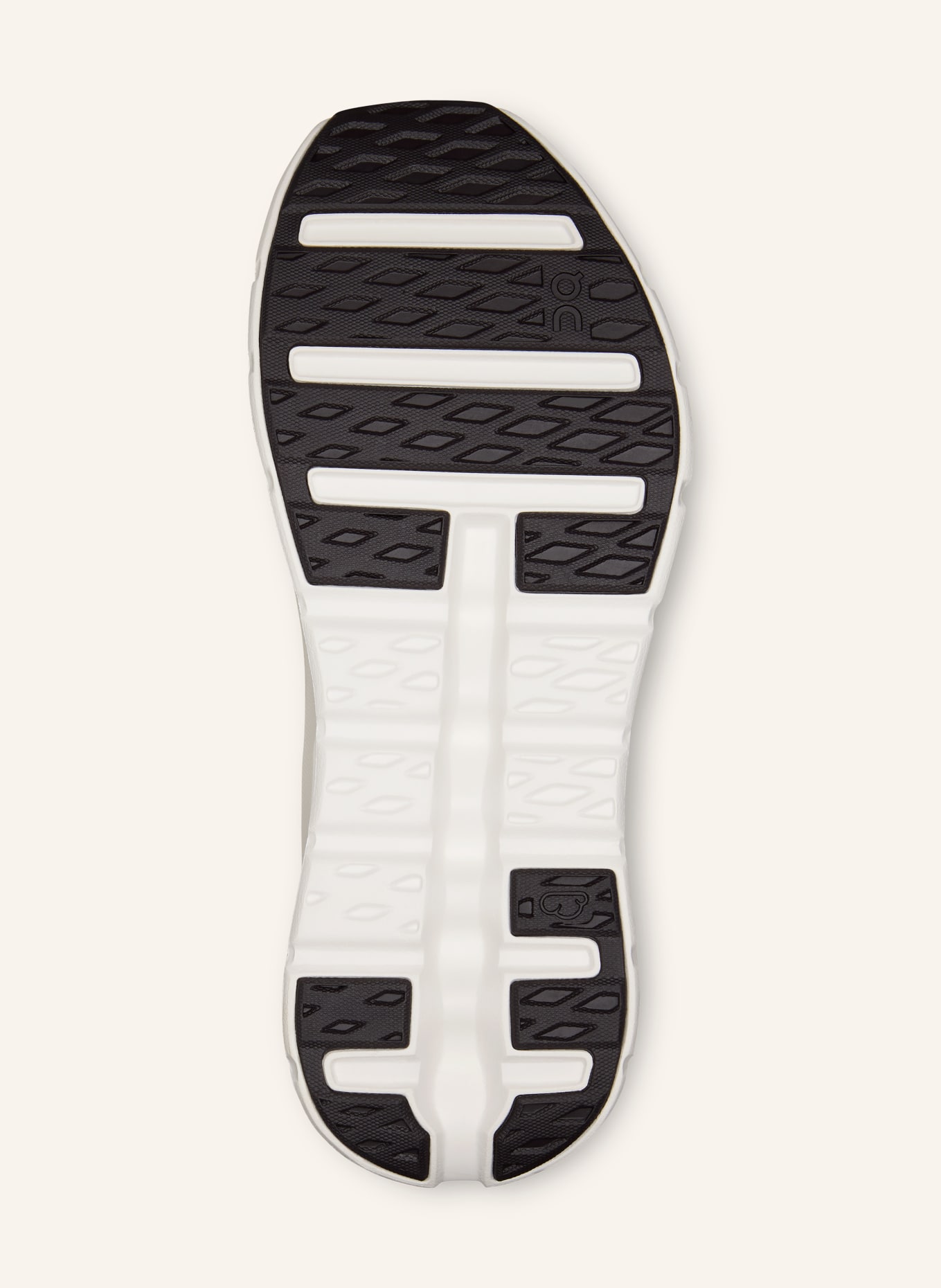 On CLOUDTILT Sneakers: CREAM / GRAY