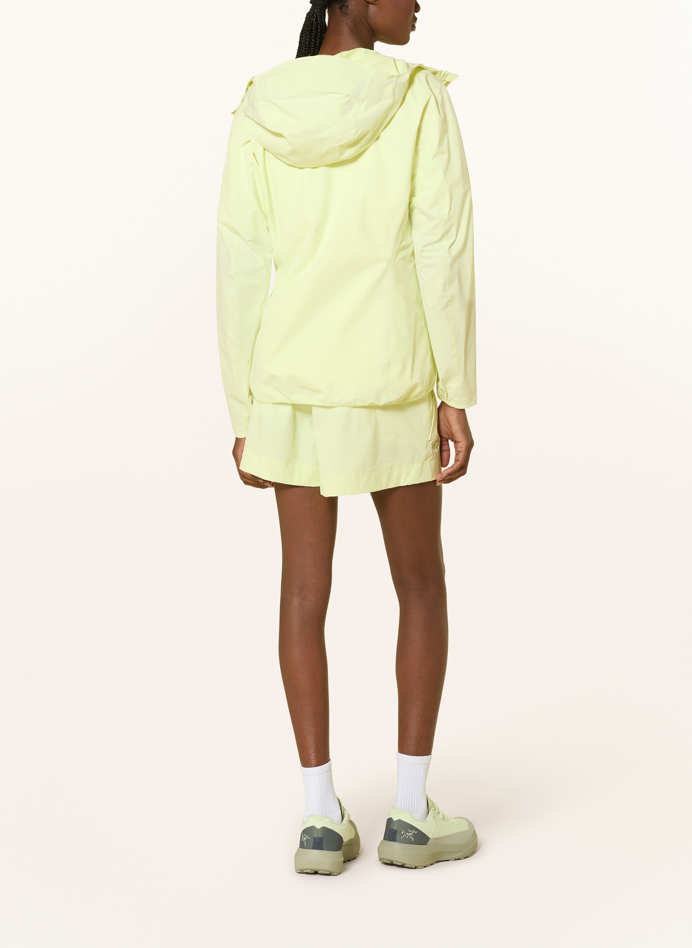 ARC'TERYX SINSOLA Trekking Shorts: LIGHT YELLOW