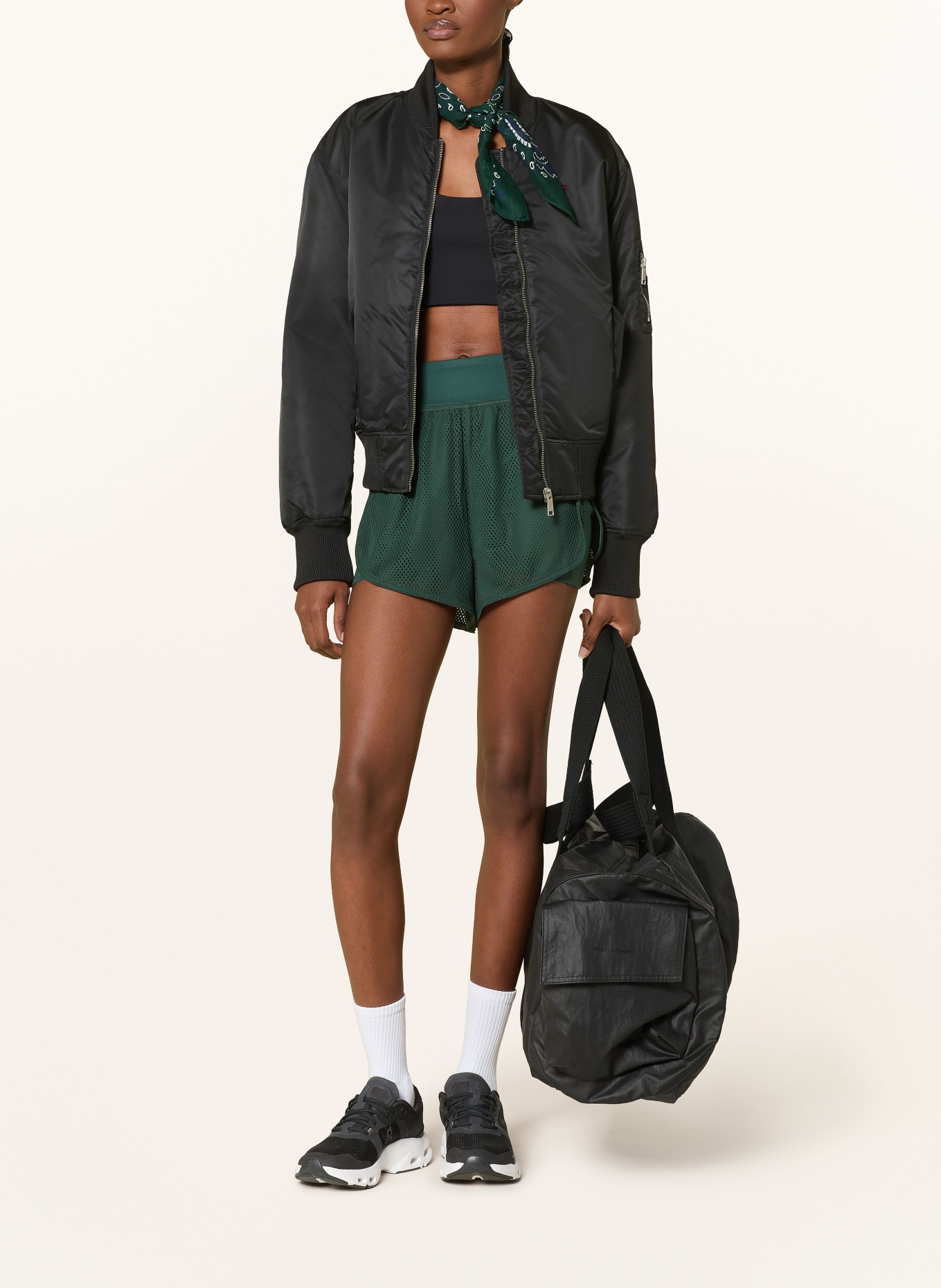 On 2-in-1-Trainingsshorts TRAIN VOLT: DUNKELGRÜN