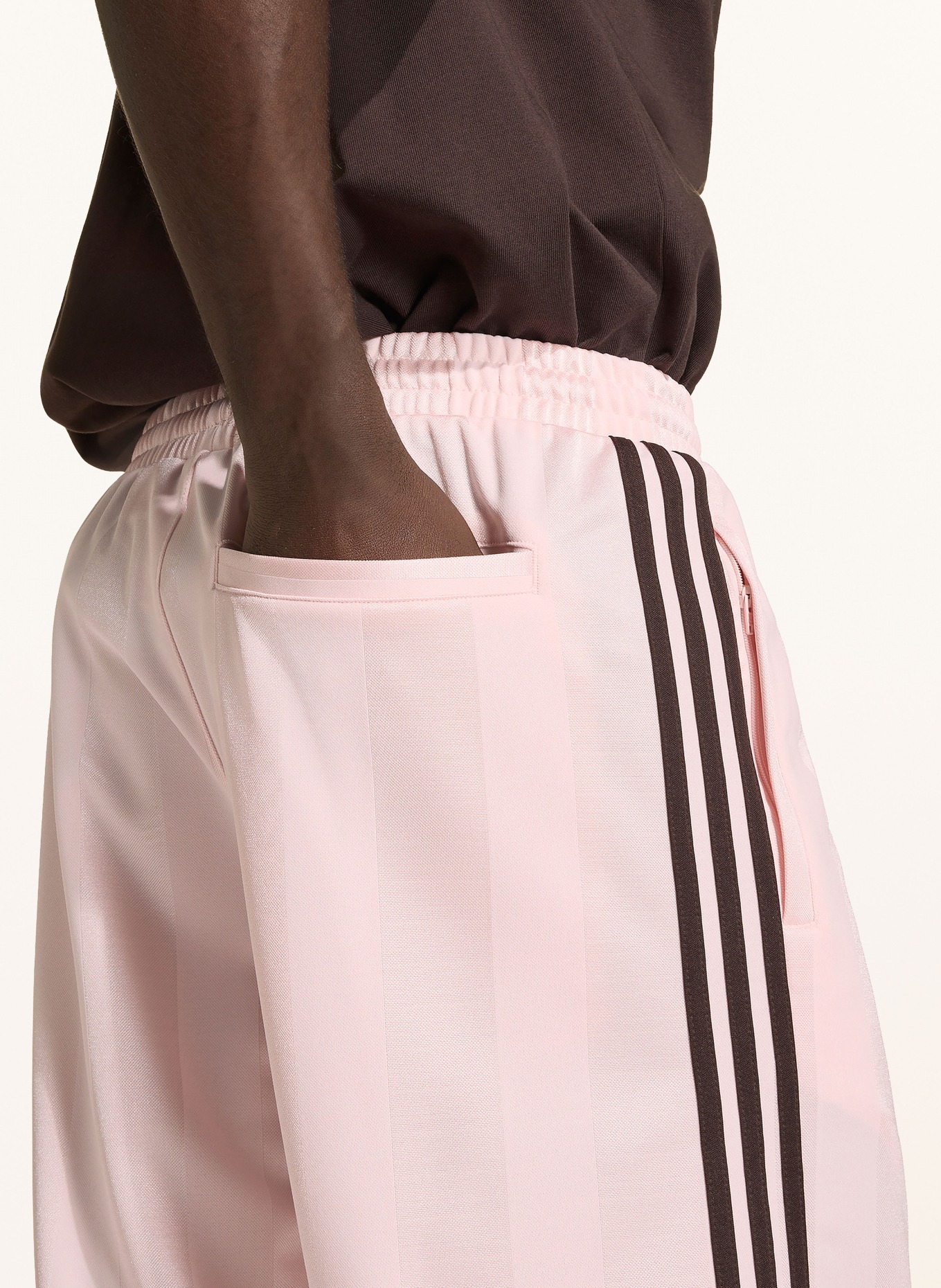 adidas Originals Shorts 3-STRIPES LOOSE ENGINEERED: ROSÉ / SCHWARZ