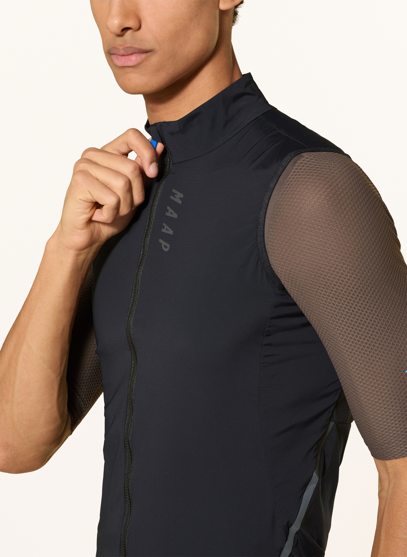 MAAP FLOW Cycling Vest: BLACK / GRAY