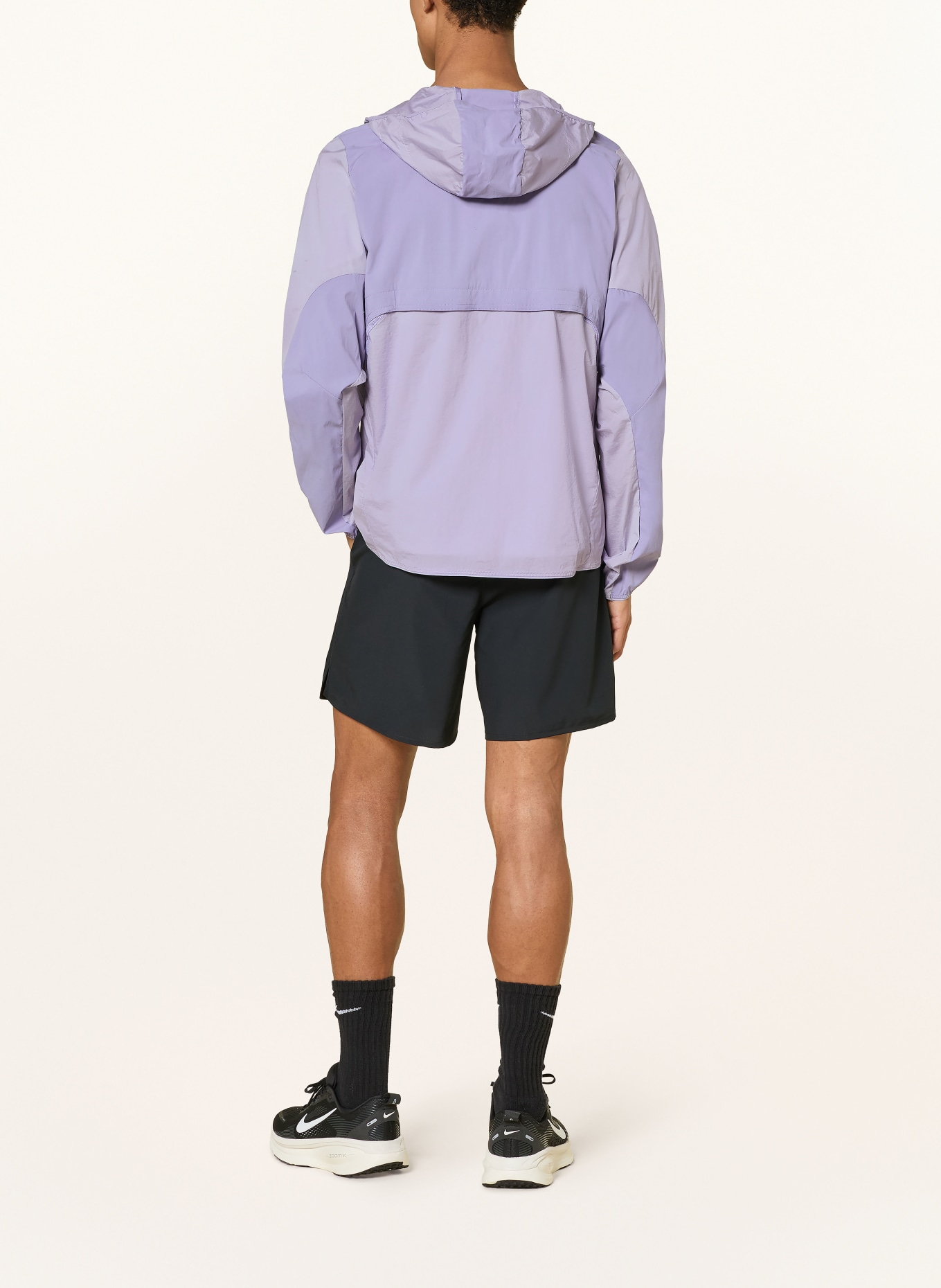 Nike Laufjacke STRIDE PLUS: BLAUGRAU / HELLLILA