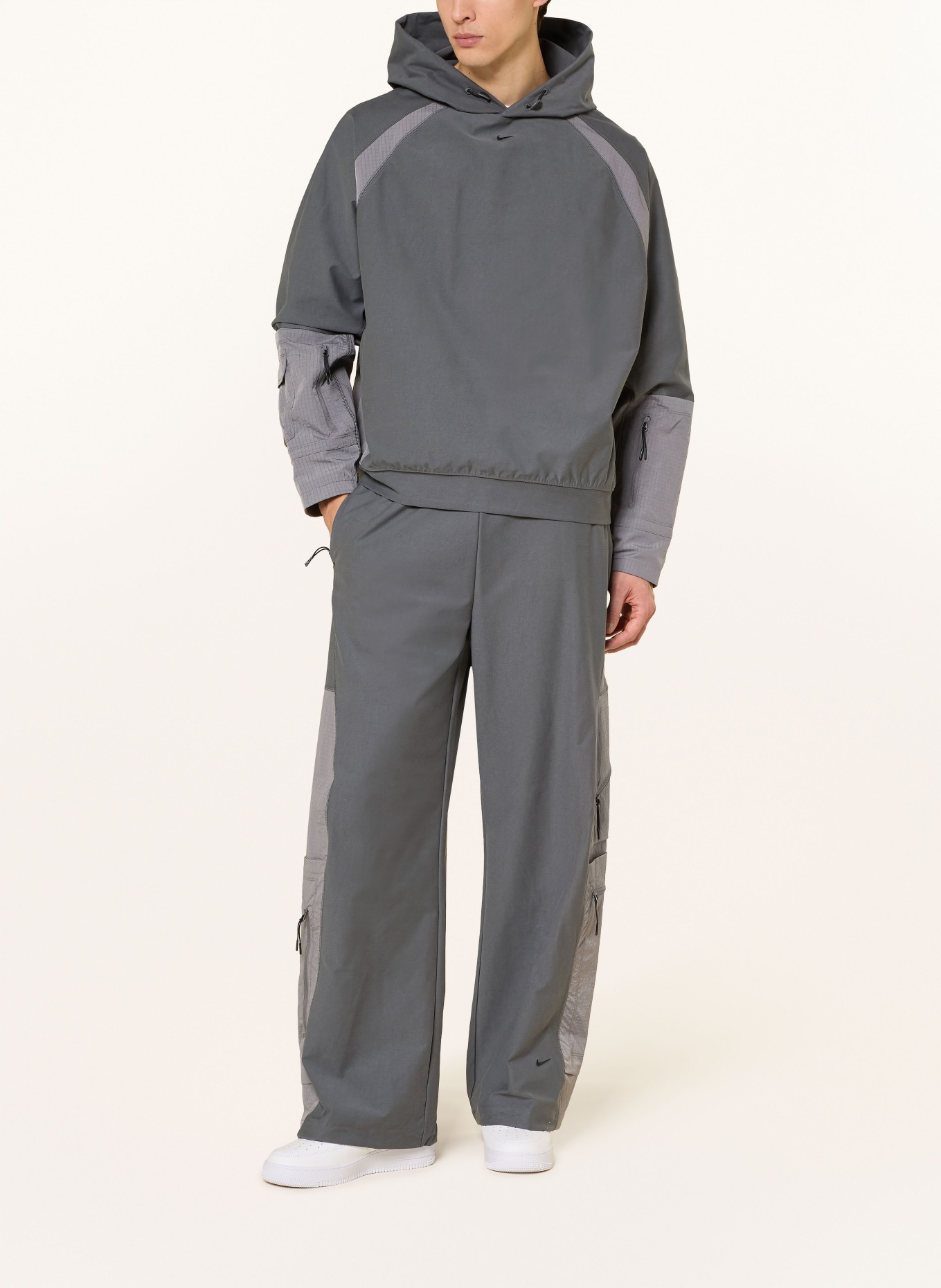 Nike Oversized-Hoodie TECH: GRAU / HELLGRAU