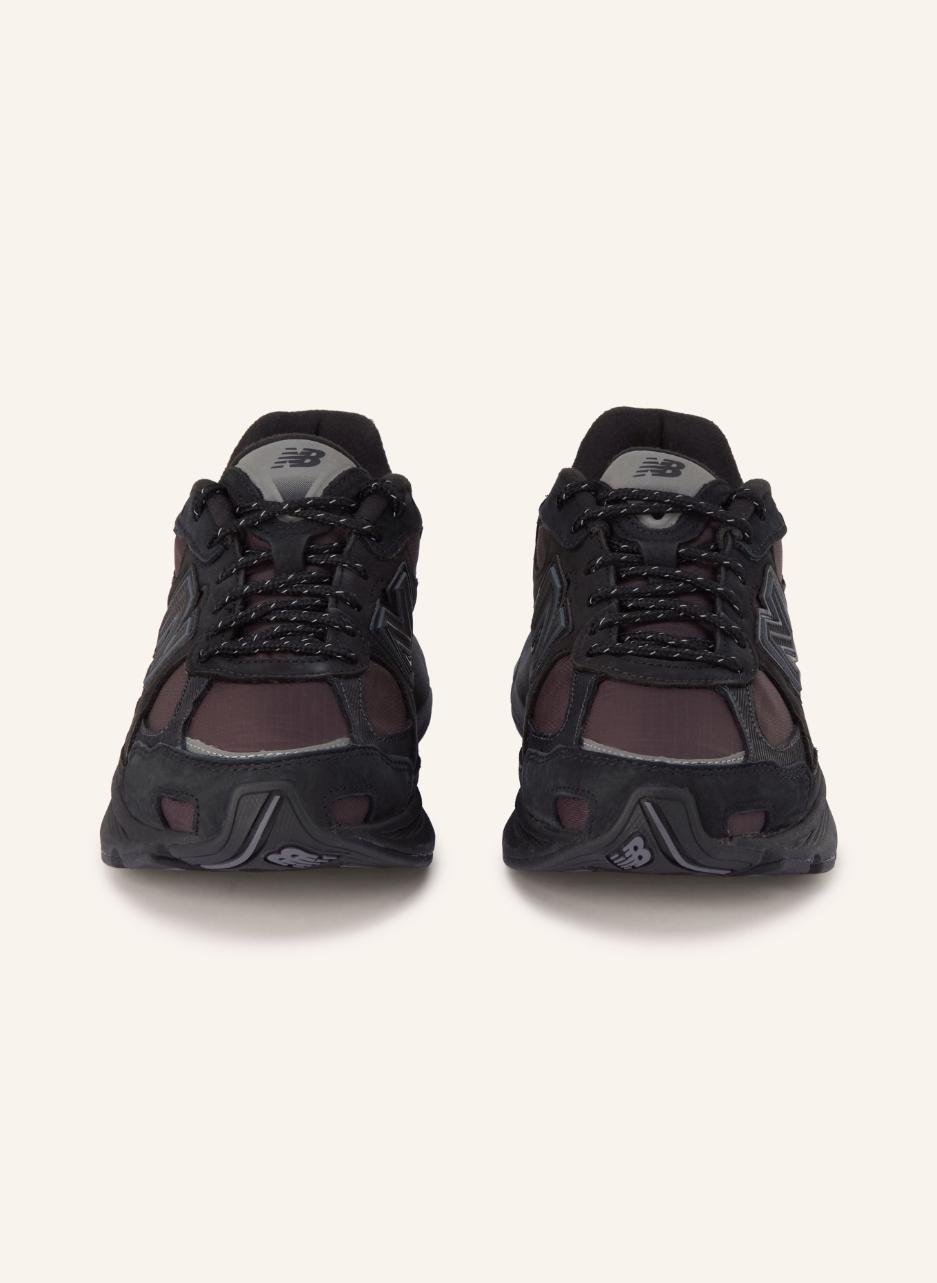 new balance Sneaker 2010: SCHWARZ / SILBER