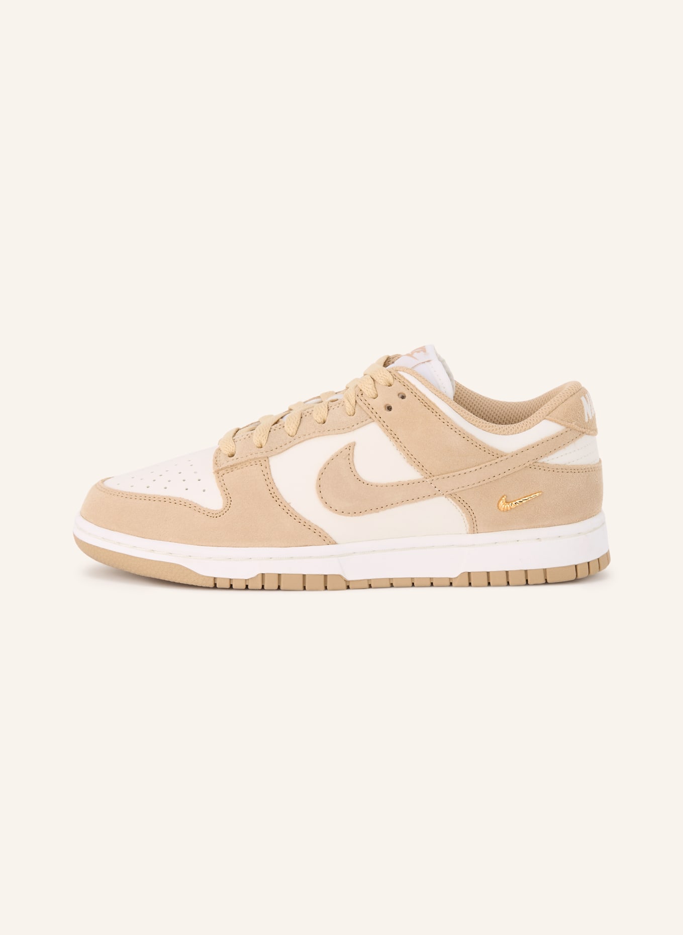 Nike Sneaker DUNK LOW: HELLBRAUN / GOLD / WEISS
