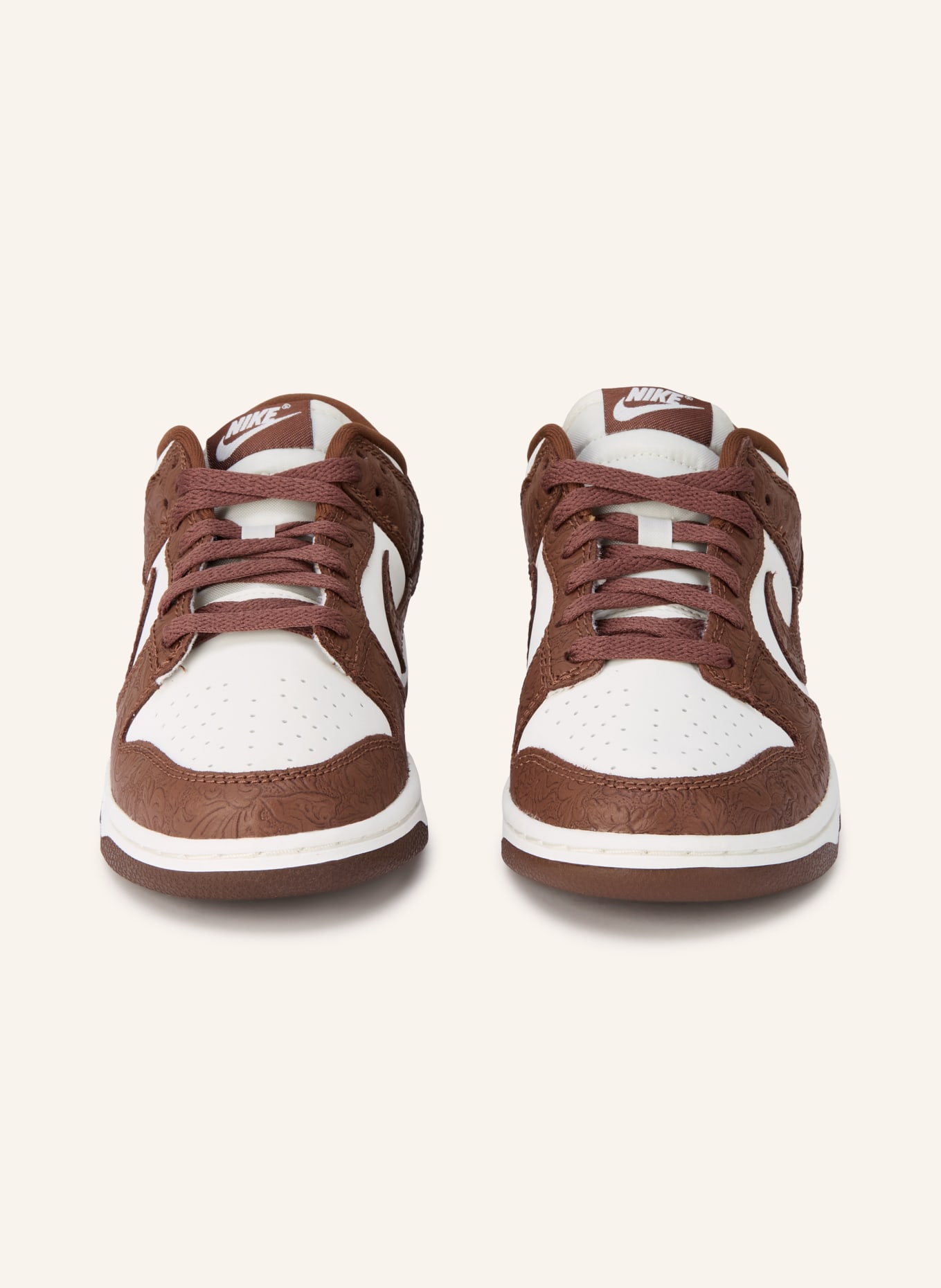 Nike DUNK LOW Sneakers: BROWN / WHITE