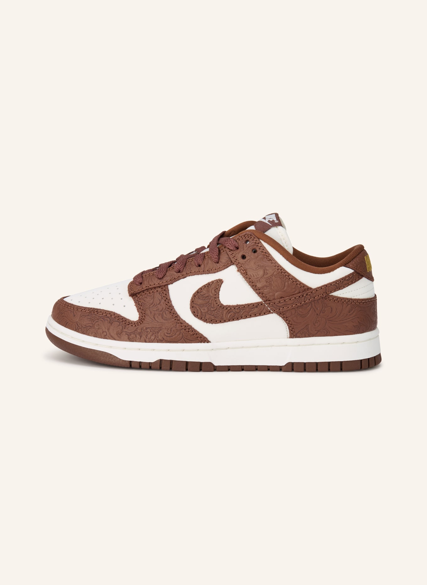 Nike DUNK LOW Sneakers: BROWN / WHITE